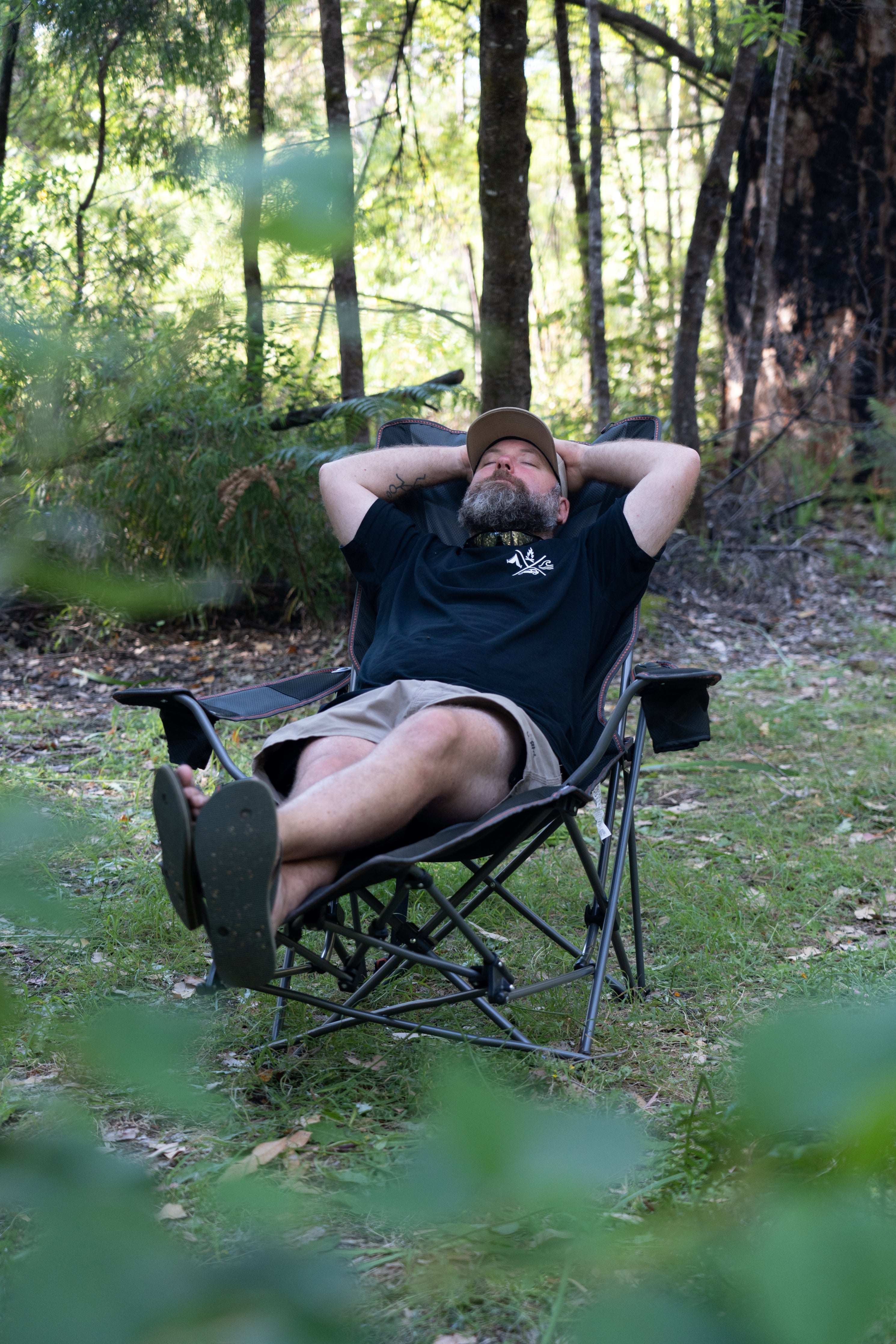 Relaxing outdoors in a Hamelin camp chair – Wildtrak Leisure Australia