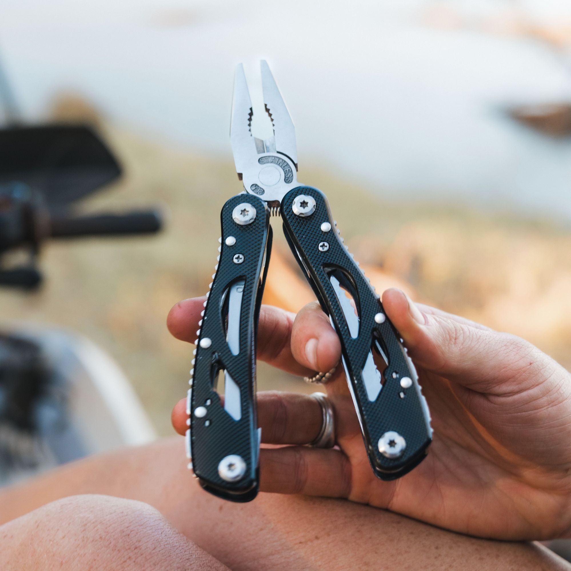 Wildtrak 25 in 1 Multi Function Tool with Pliers