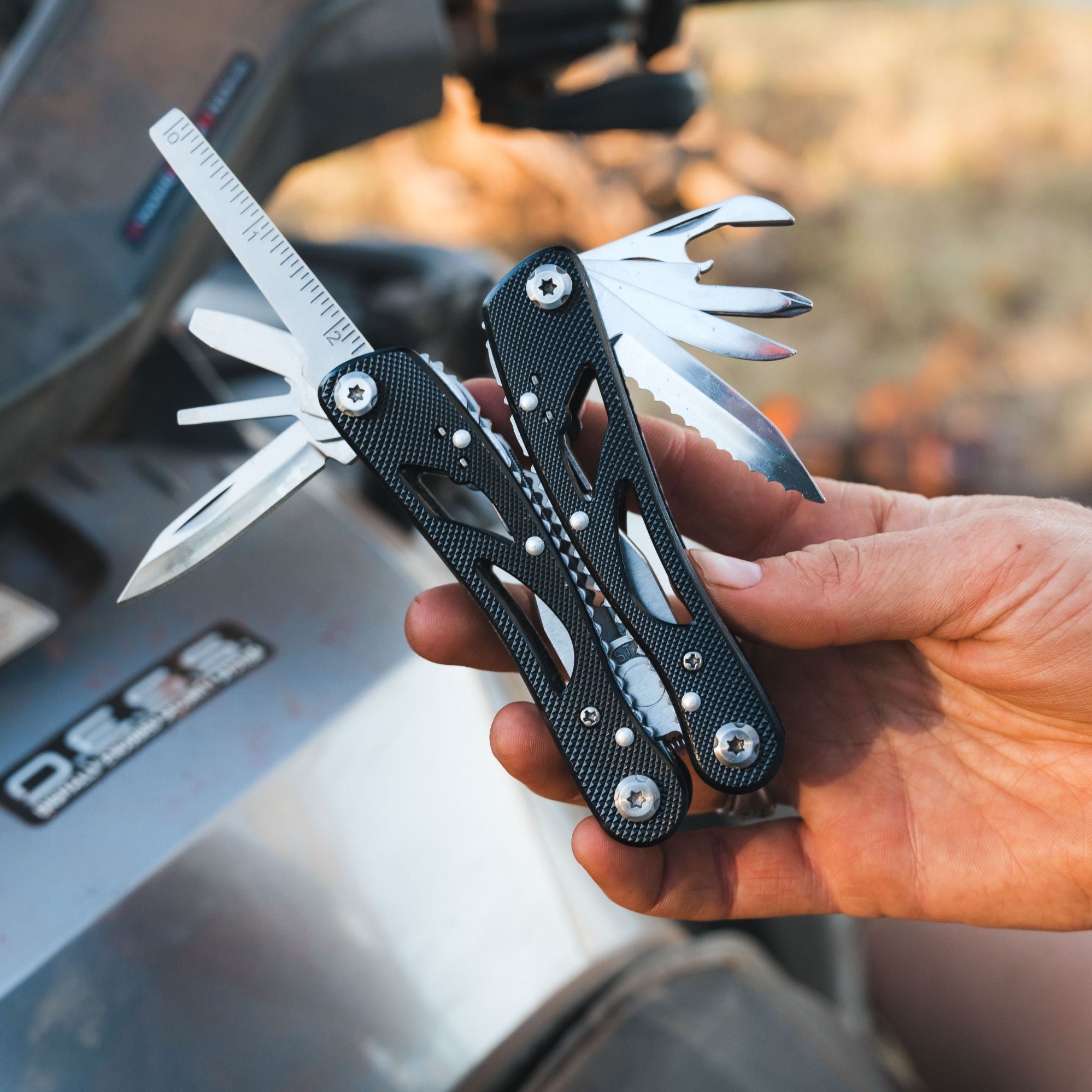 Wildtrak 25 in 1 Multi Function Tool with Pliers