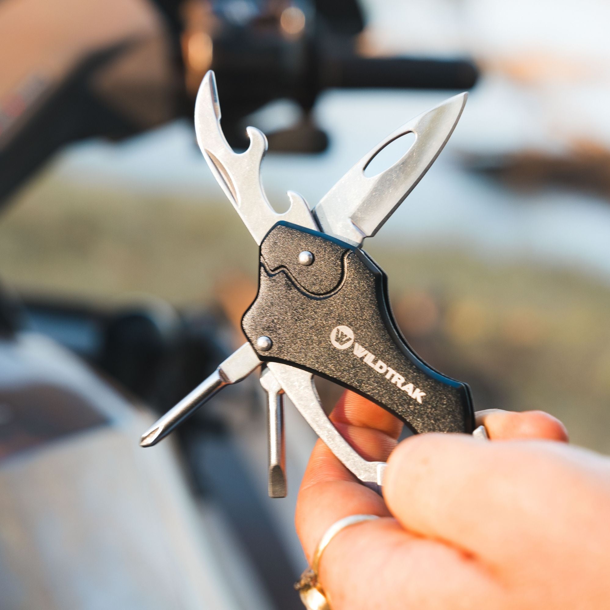 Wildtrak 6 in 1 Multi Function Tool Key Ring with Army Knife