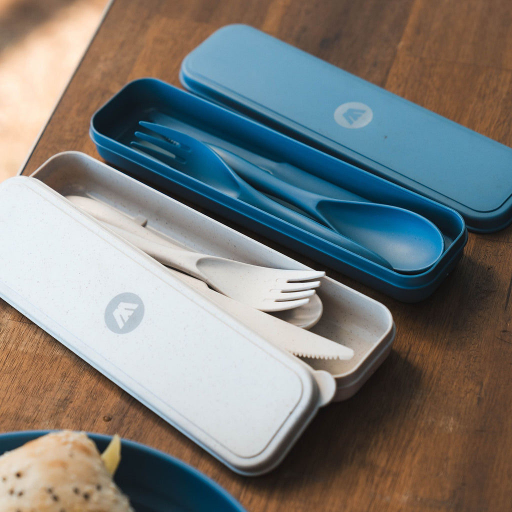 Wildtrak 4 Piece Wheat Straw Cutlery Set in Case - Blue or Beige