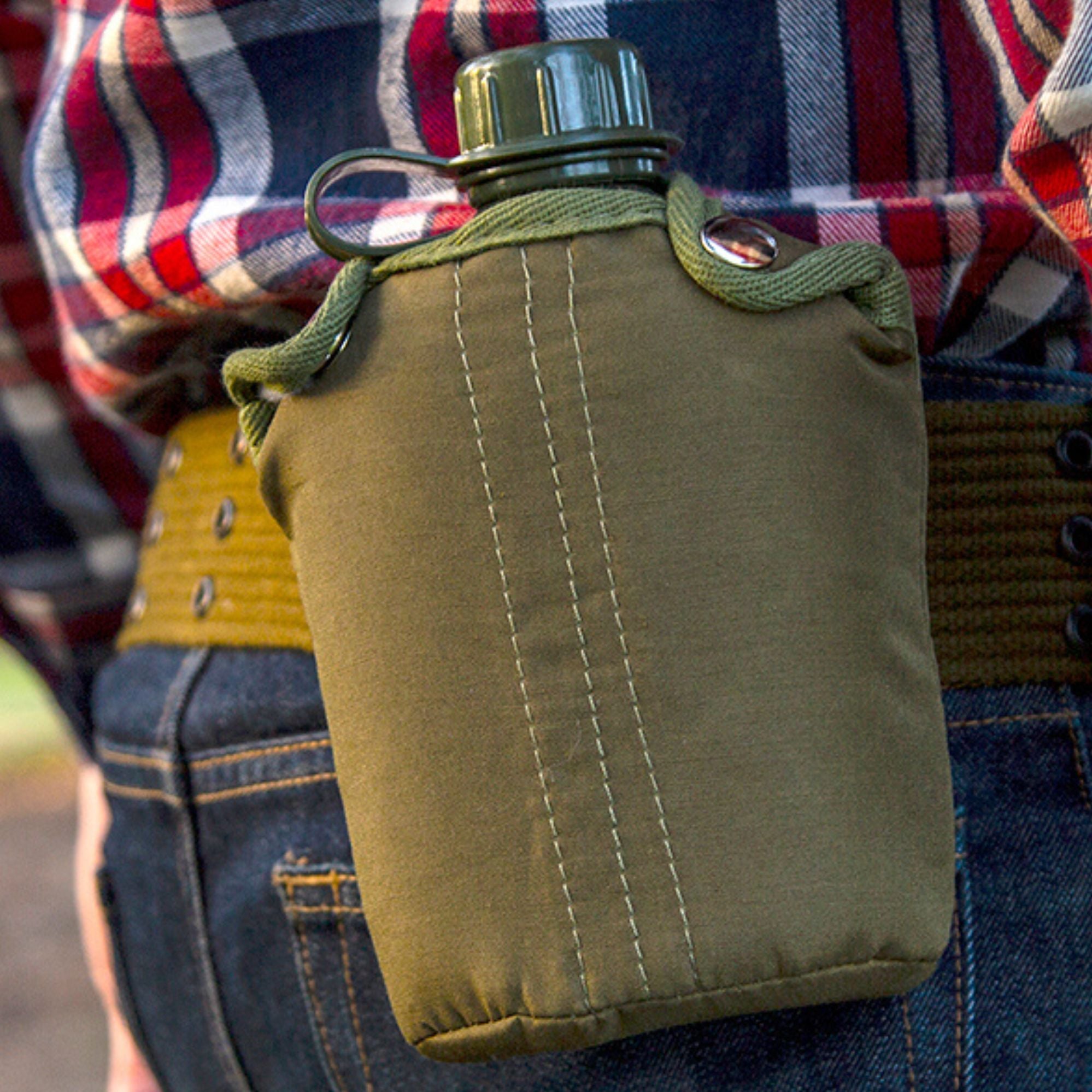 Wildtrak 1-Quart Water Canteen with Cover - Military Green
