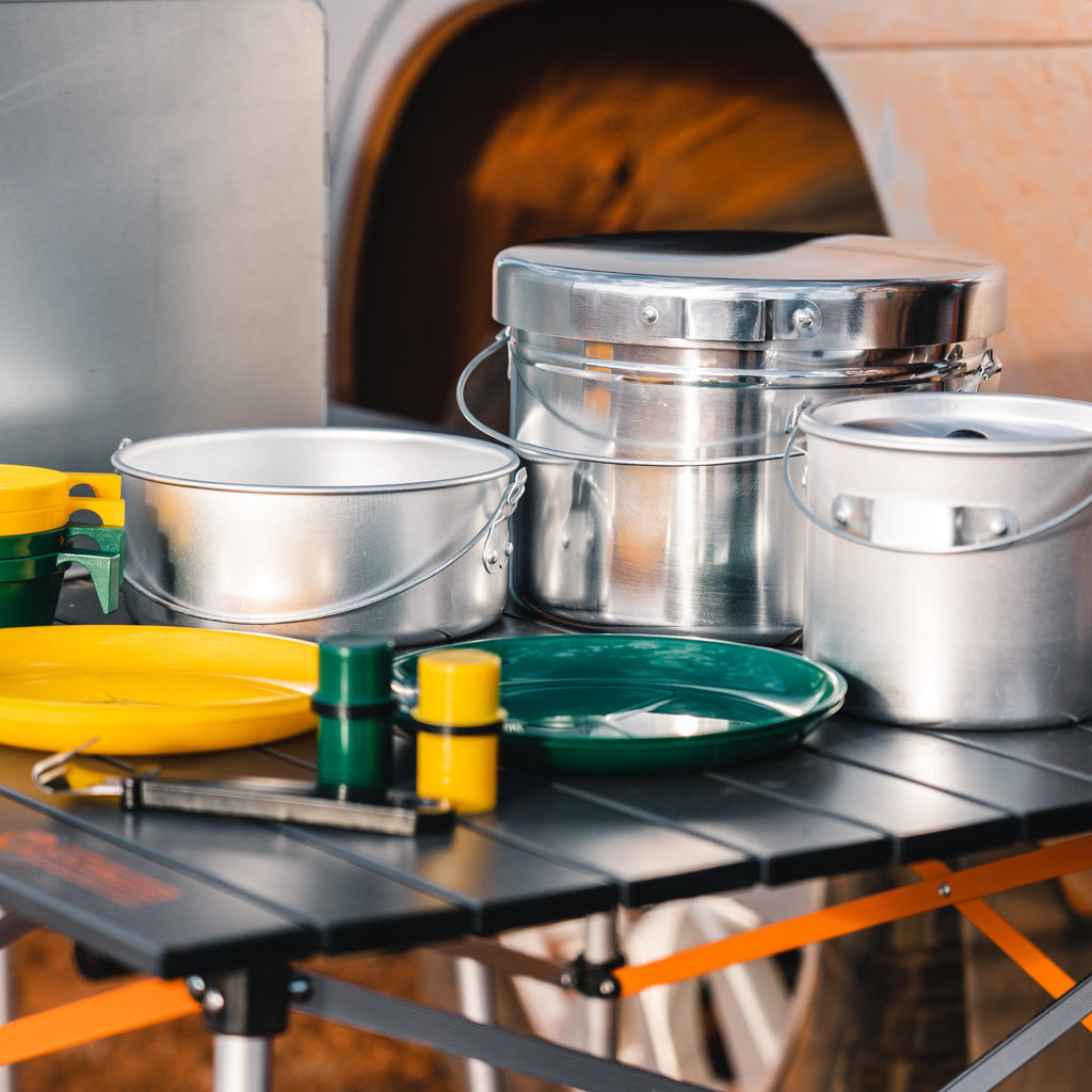 Wildtrak 4 Person 16 Piece Aluminium Mess Kit, Lightweight and Compact