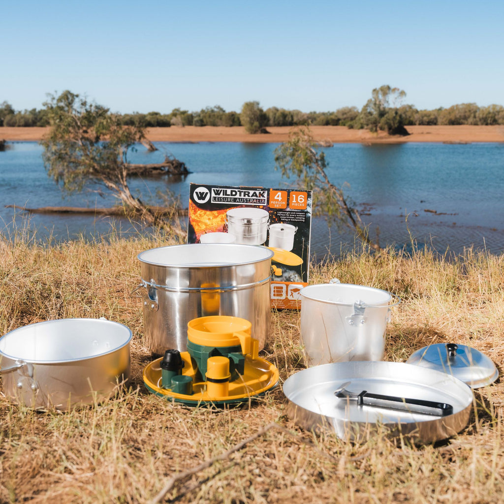 Wildtrak 4 Person 16 Piece Aluminium Mess Kit, Lightweight and Compact