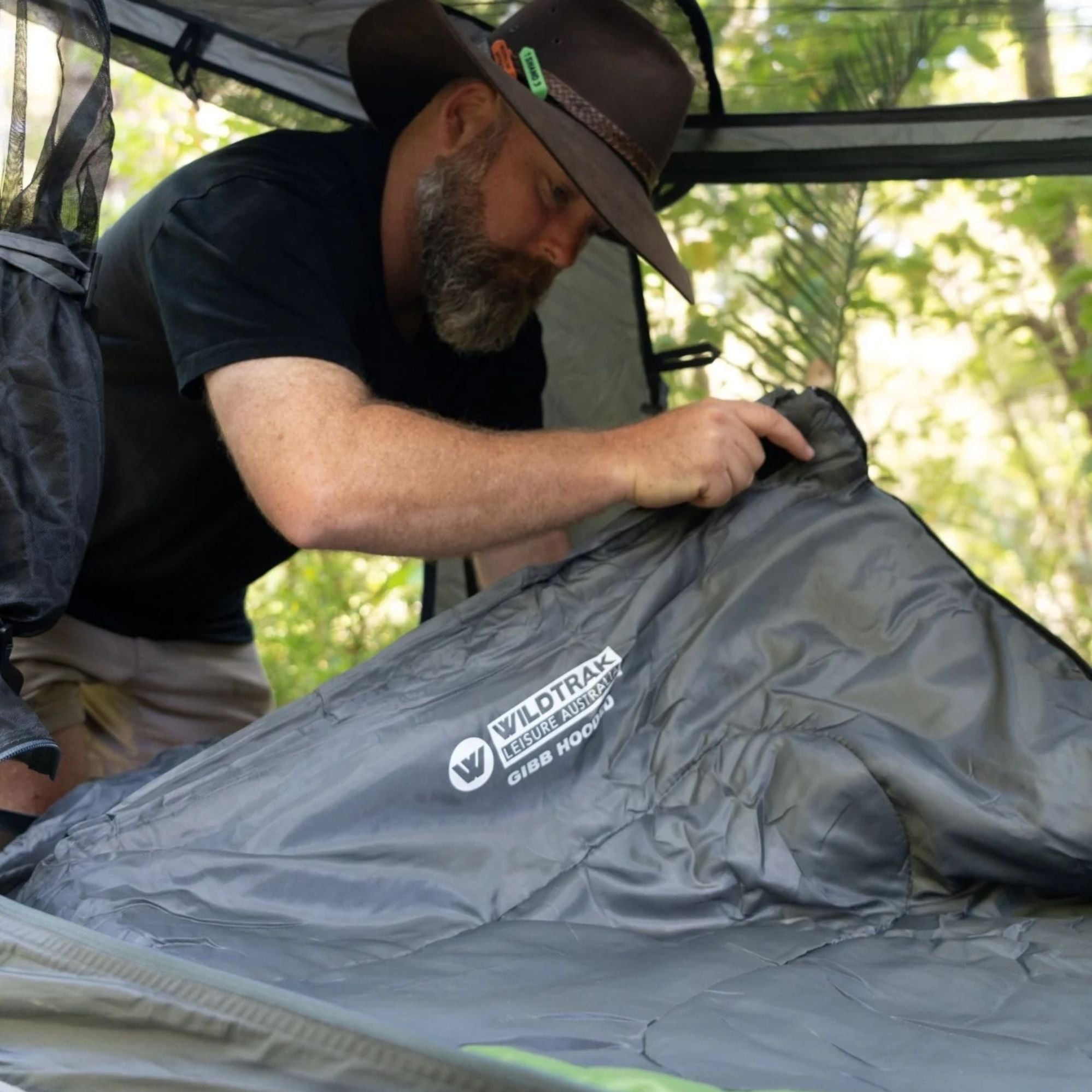 Gibb Hooded Sleeping Bag, 10-15°C, Breathable Lining, Auto Locking Zip, Sewn-through Construction, Sewn in Pocket, Hanging Loop (70 x 215cm)