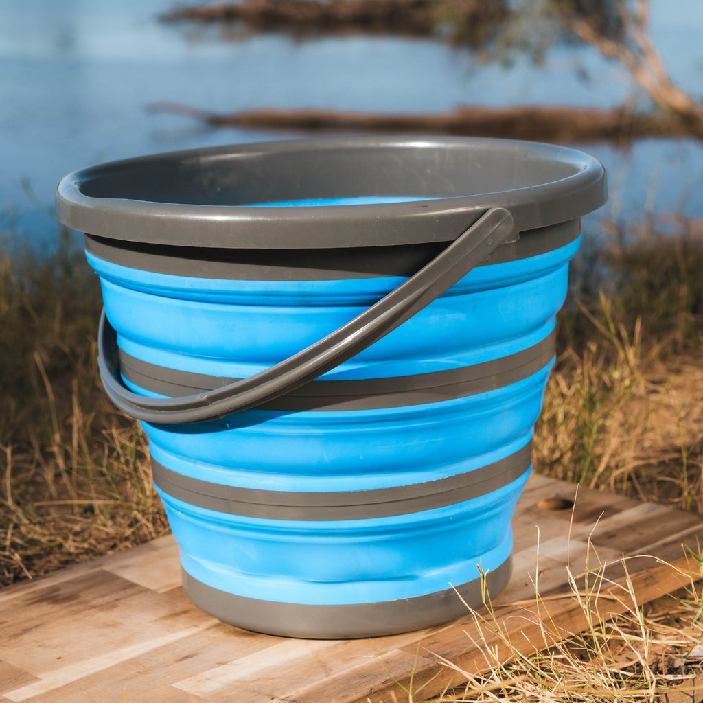 Wildtrak Collapsible 10 Litre Bucket with Handle 35x32x5.5cm