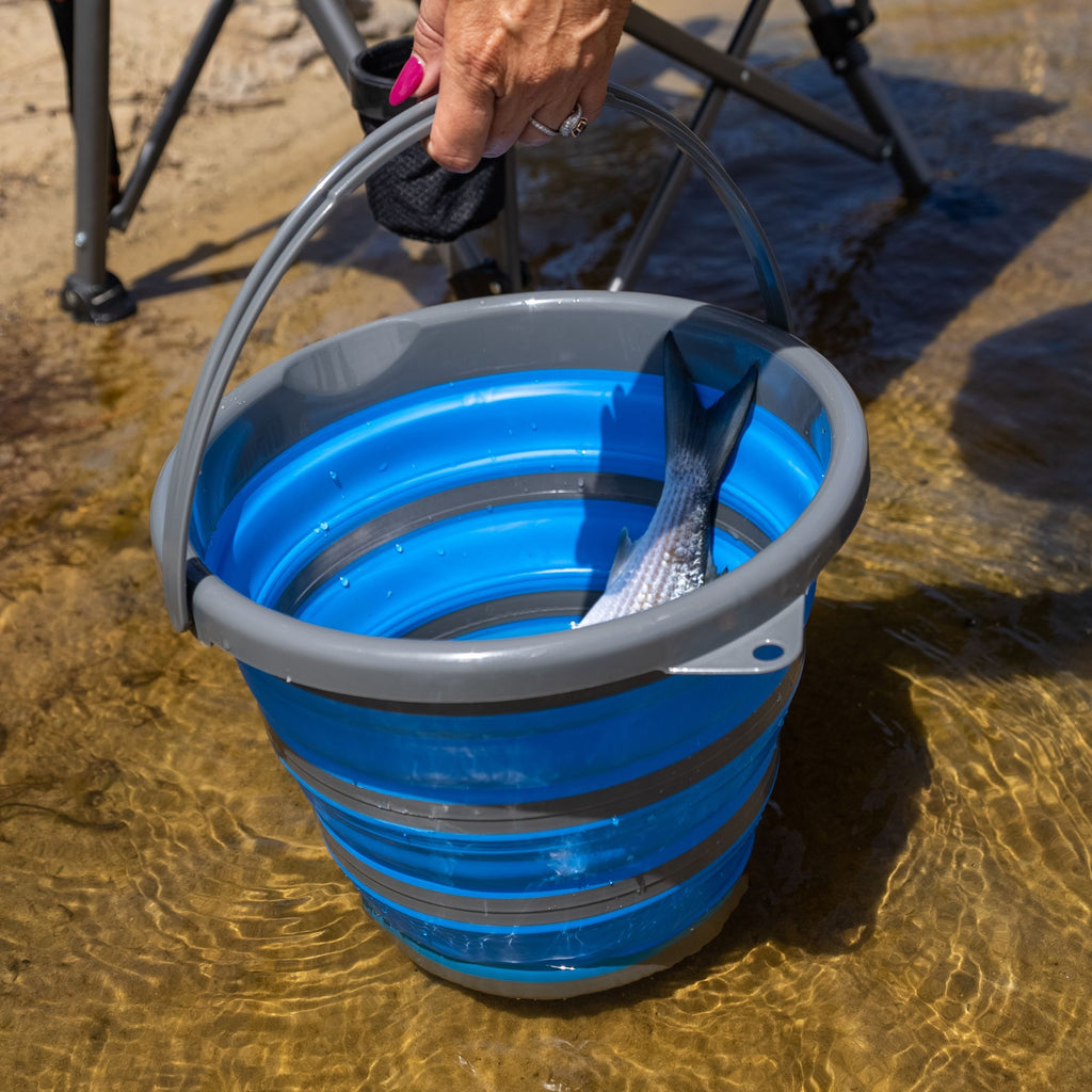 Wildtrak Collapsible 10 Litre Bucket with Handle 35x32x5.5cm