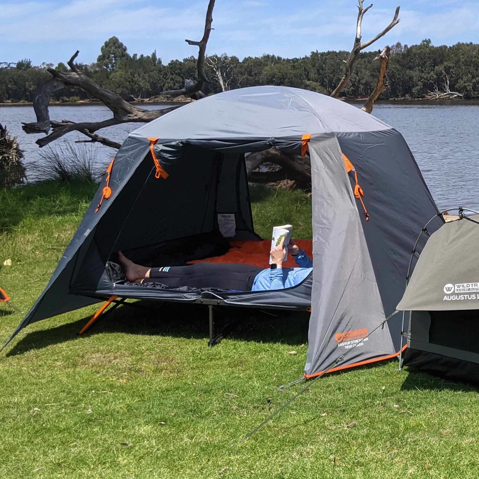 Wildtrak Queen Size 2P Easy Up Stretcher Tent with Vestibules