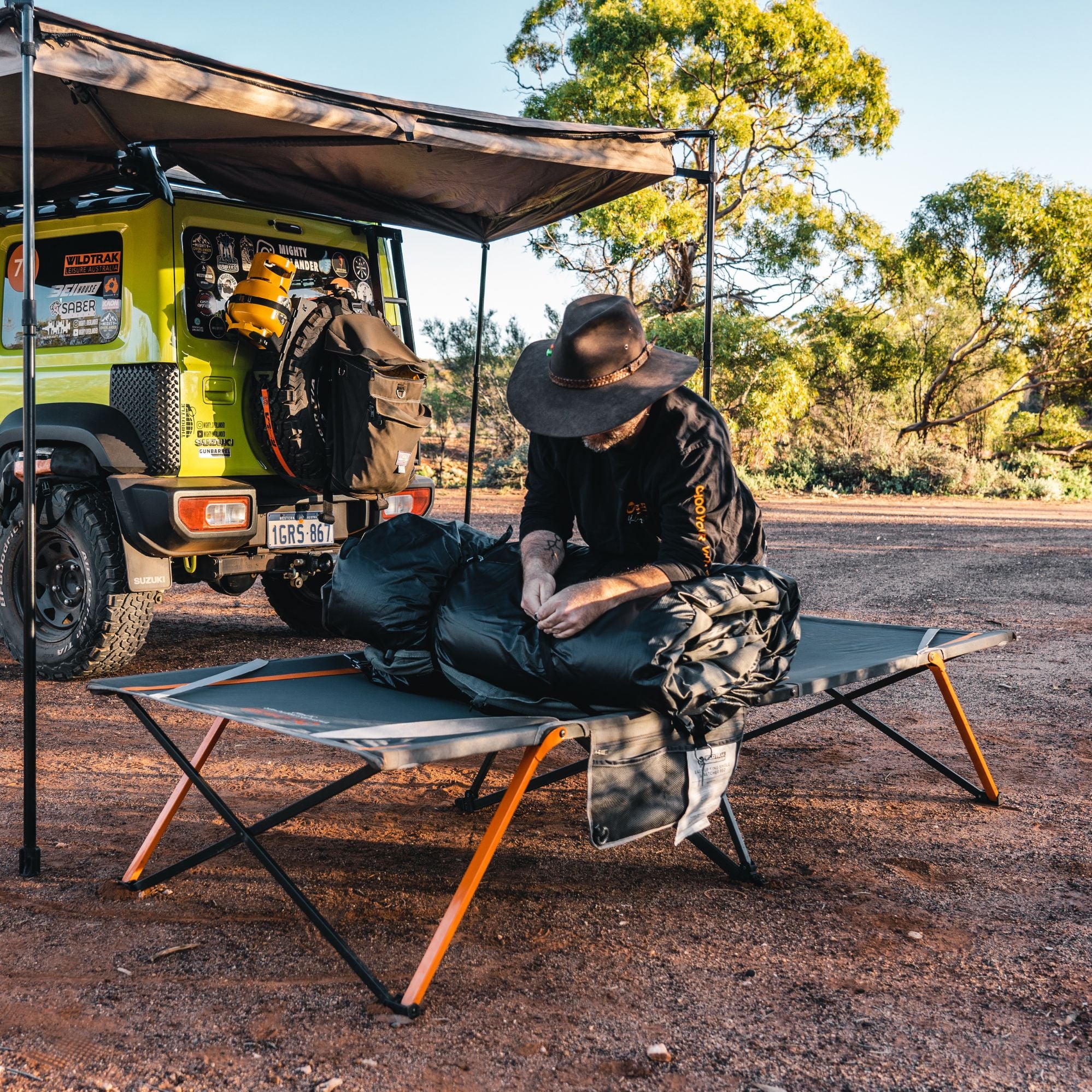 Wildtrak Jumbo Easy Up Stretcher Bed, 218 x 90 x 42cm