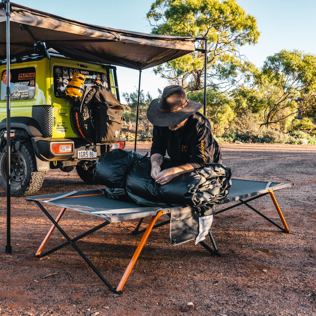 Wildtrak Queen Easy Up Stretcher Bed, 200 x 144 x 42cm