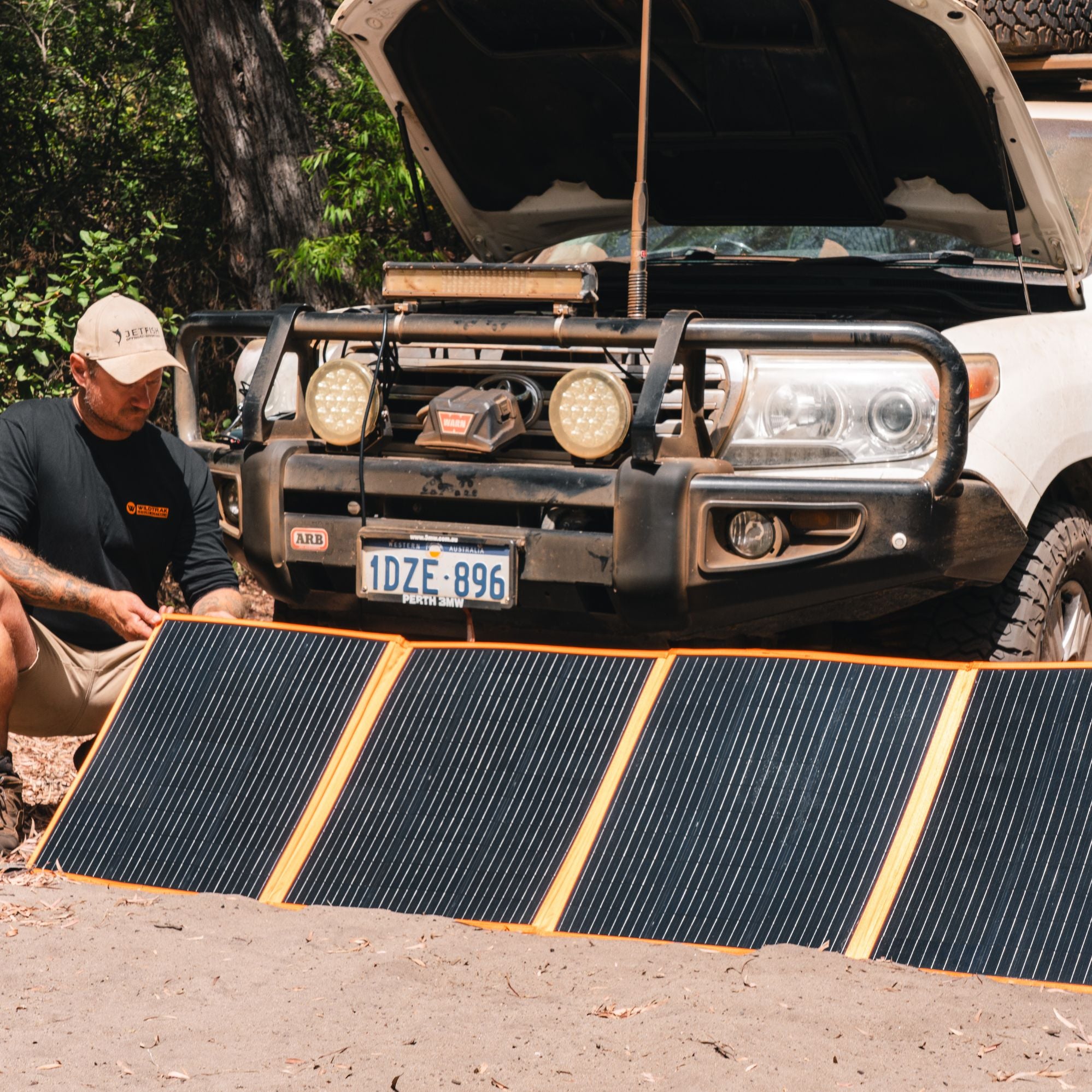Wildtrak 160W Folding Solar Blanket A-Grade with ETFE Coating, Built in Stand, & Carry Bag
