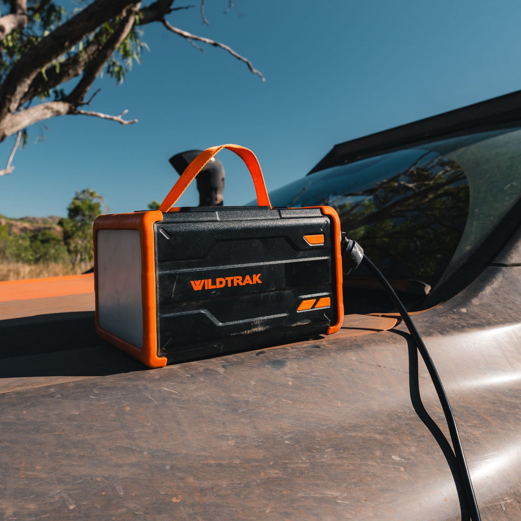 Wildtrak Power Tank Buddy 30Ah PowerStation & 160W Solar Blanket Bundle