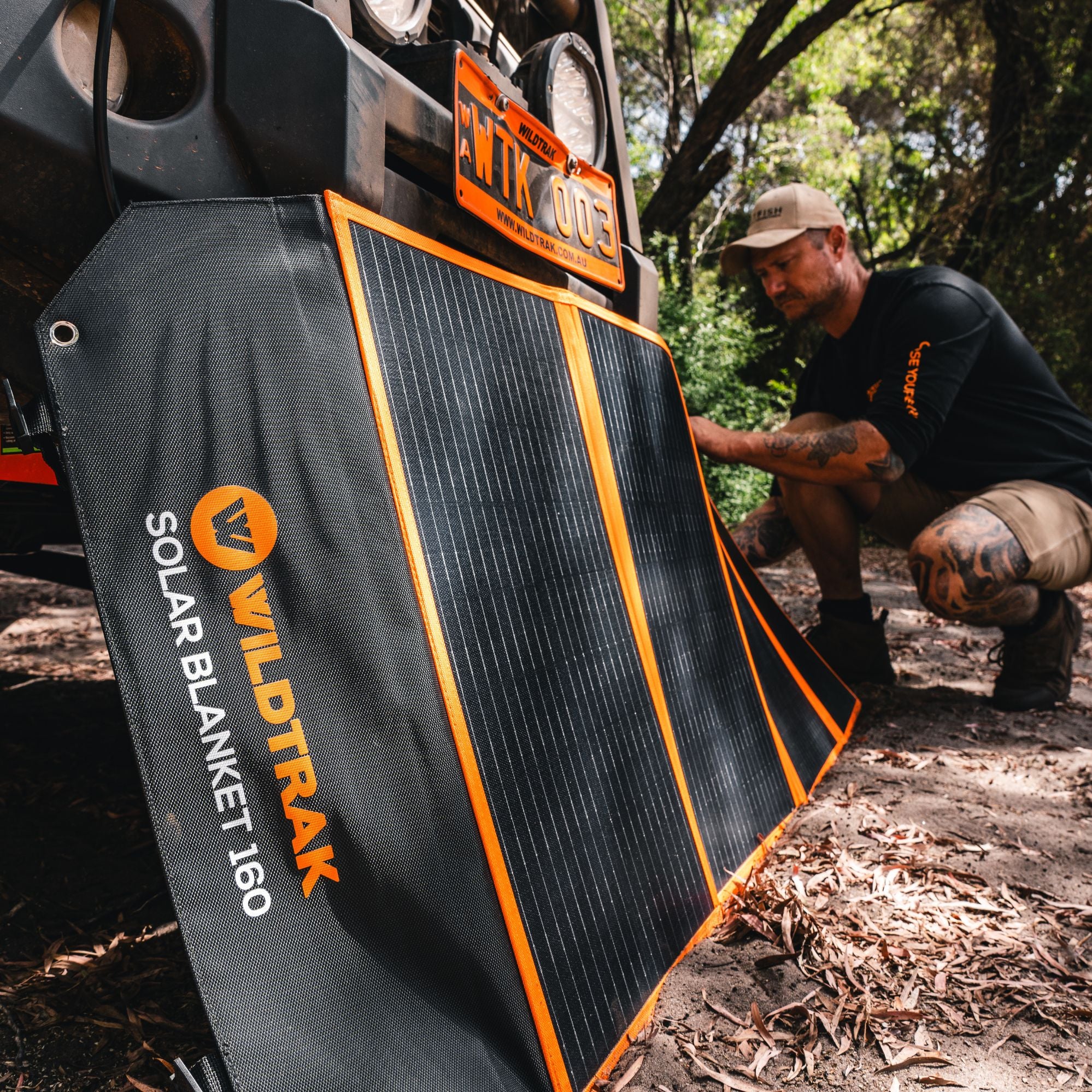 Wildtrak Power Tank Buddy 30Ah PowerStation & 160W Solar Blanket Bundle