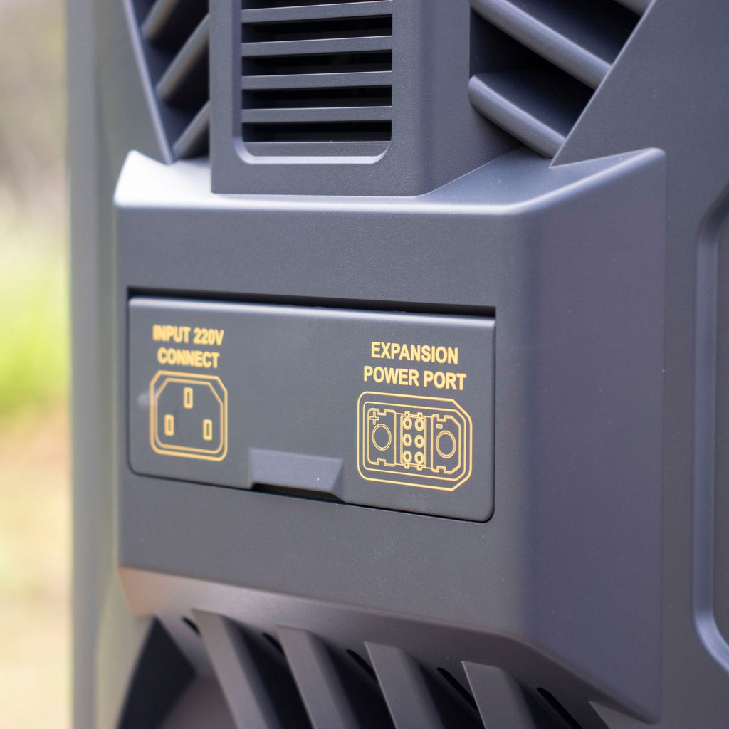 Wildtrak Power Tank Pro 2400 Portable Power Station - 157Ah LiFePO4 Battery