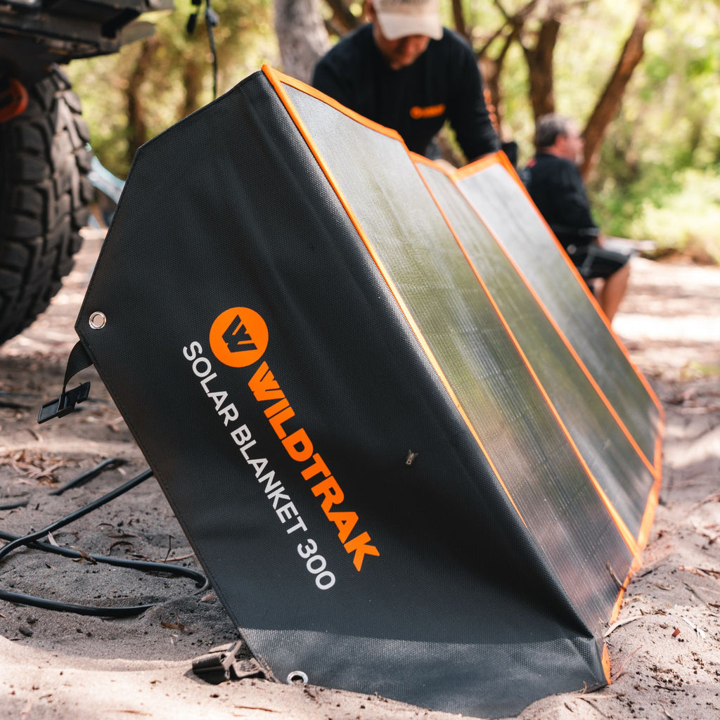 Wildtrak Power Tank Pro 3000 Power Station & 300W Solar Blanket Bundle