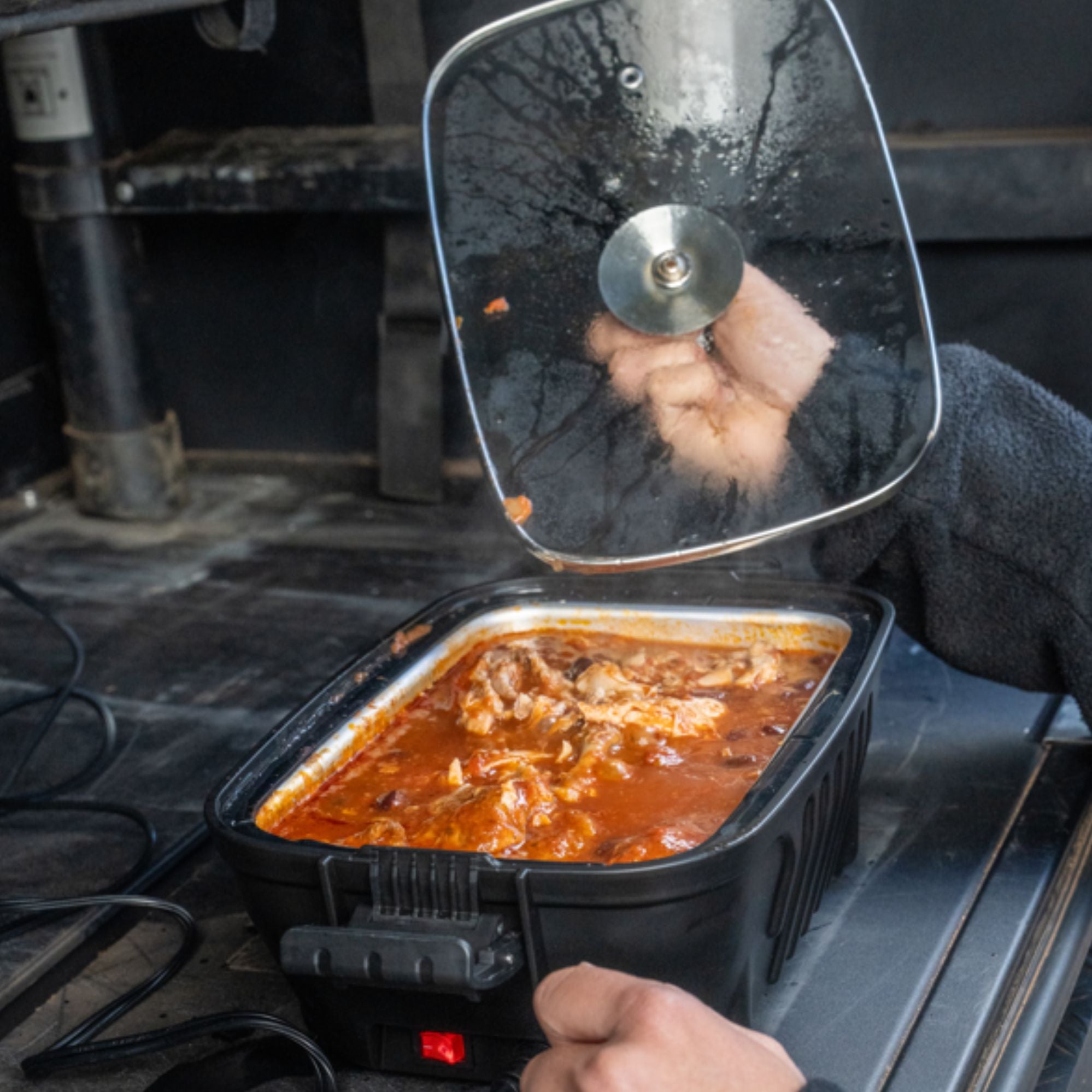 Wildtrak Offroad Portable 12V Roaster Stove 1.9L Electric Cooker