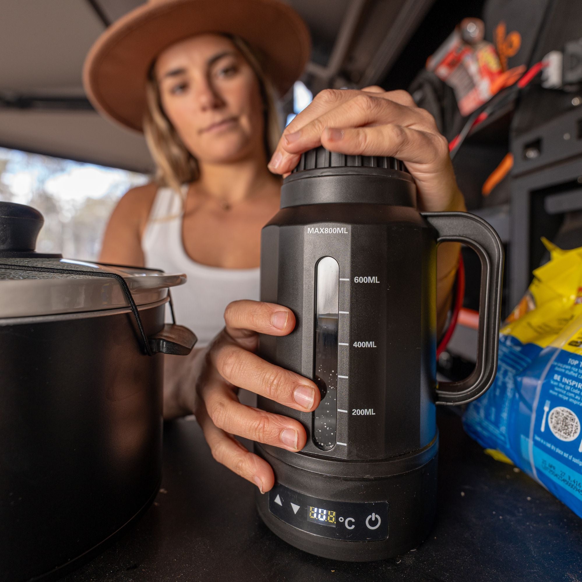 Wildtrak Offroad 12V Kettle Electric Kettle 800ml with Digital Temp Control & Anderson Plug
