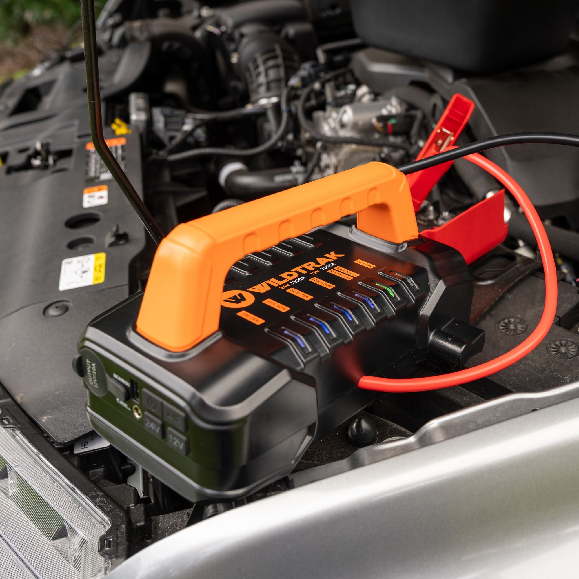 Wildtrak Heavy-Duty 7000A 12/24V Lithium Car, 4WD & Truck Jump Starter