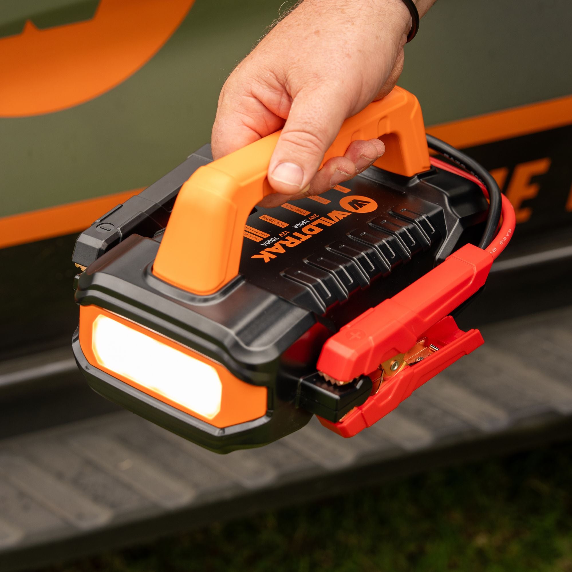 Wildtrak Heavy-Duty 7000A 12/24V Lithium Car, 4WD & Truck Jump Starter