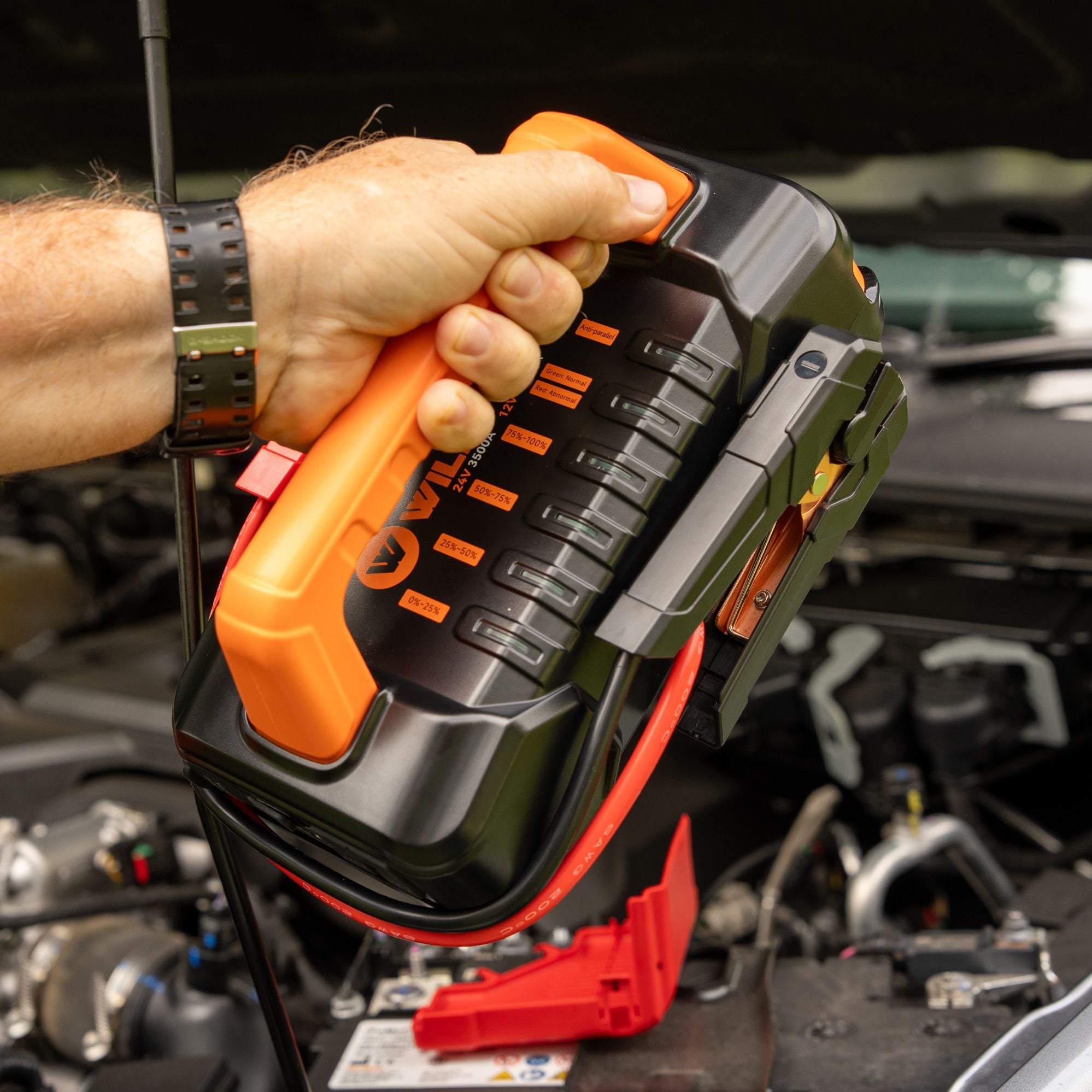 Wildtrak Heavy-Duty 7000A 12/24V Lithium Car, 4WD & Truck Jump Starter