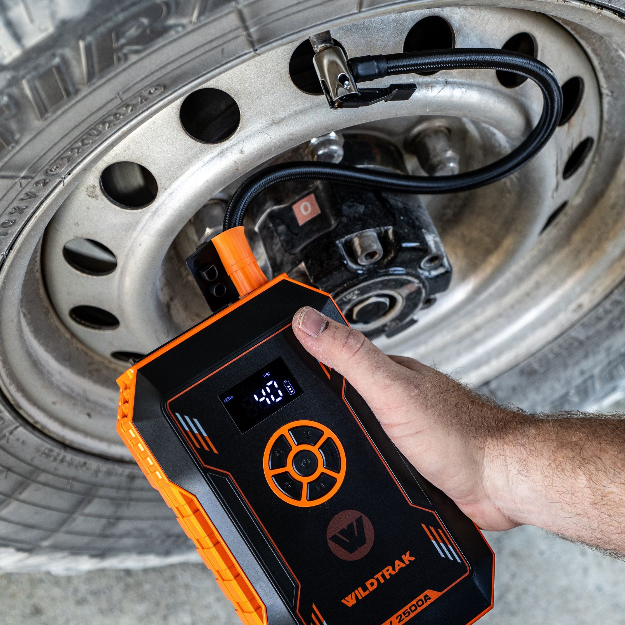 Wildtrak Heavy Duty 2500A Lithium Jump Starter 12000mAh with Tyre Compressor