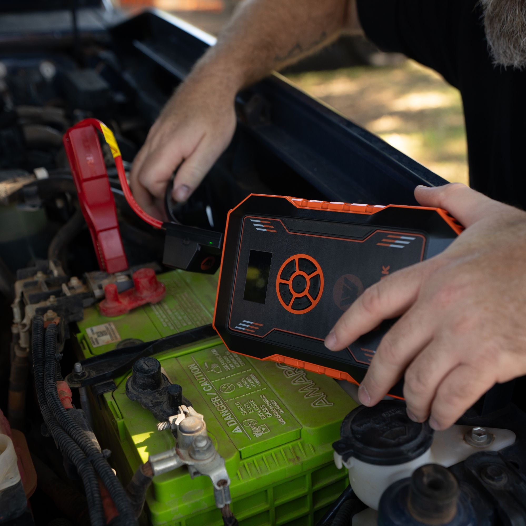 Wildtrak Heavy Duty 2500A Lithium Jump Starter 12000mAh with Tyre Compressor