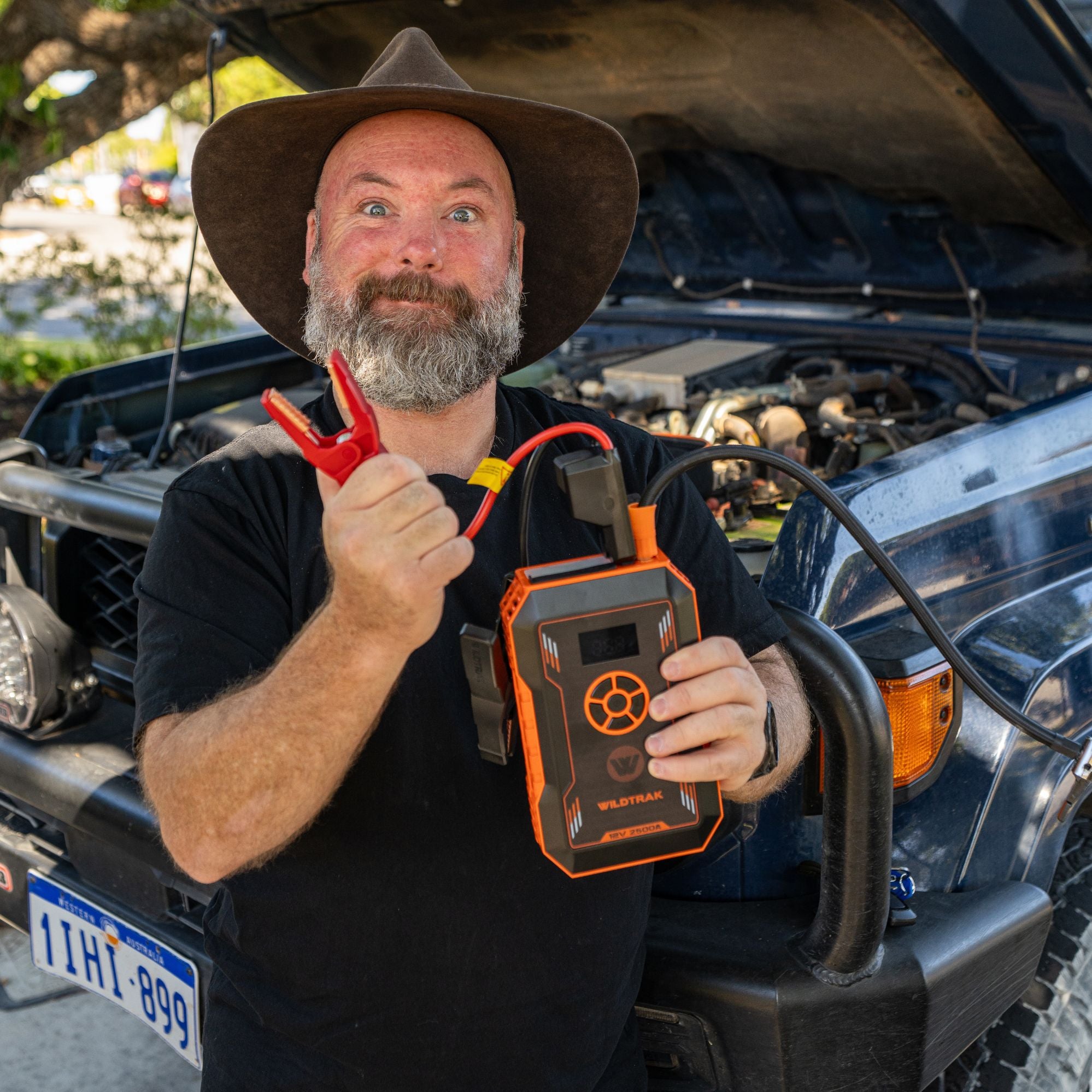 Wildtrak Heavy Duty 2500A Lithium Jump Starter 12000mAh with Tyre Compressor
