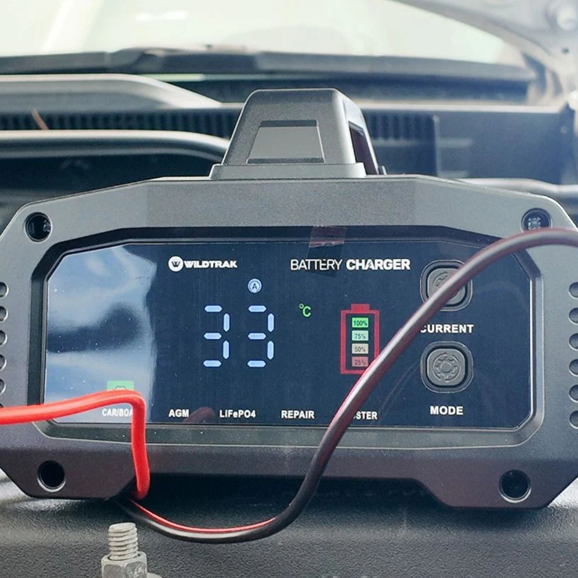 Wildtrak 12/24V 25A Battery Charger - Car, Boat, AGM & LiFePO₄ Compatible