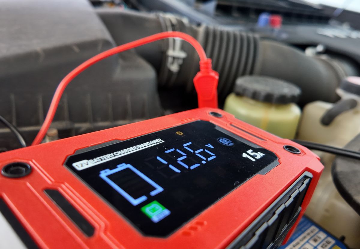 Wildtrak 12V 15A Battery Charger - Car, Boat, AGM & LiFePO₄ Compatible