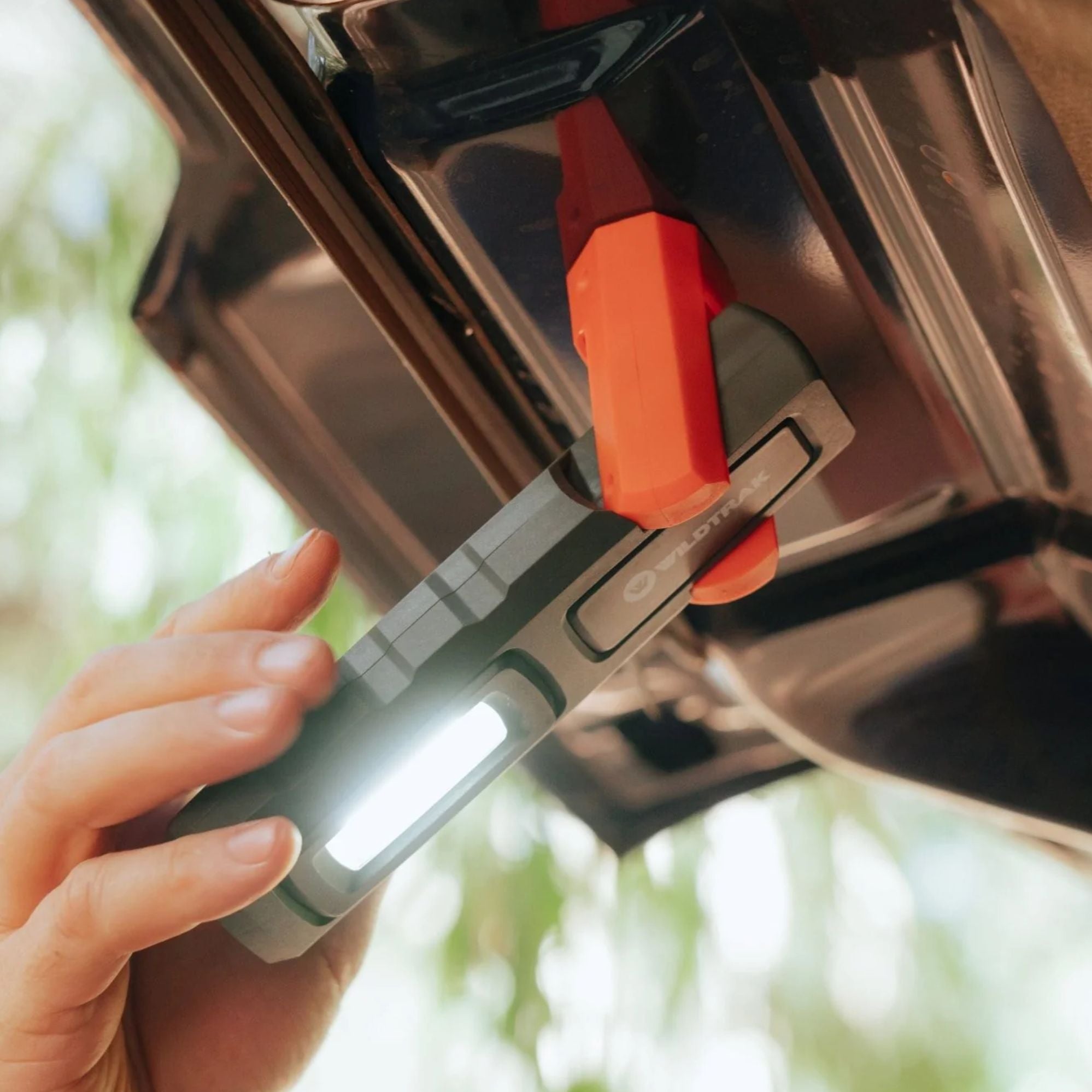 Wildtrak Multifunction Handheld Rechargeable Worklight 600L