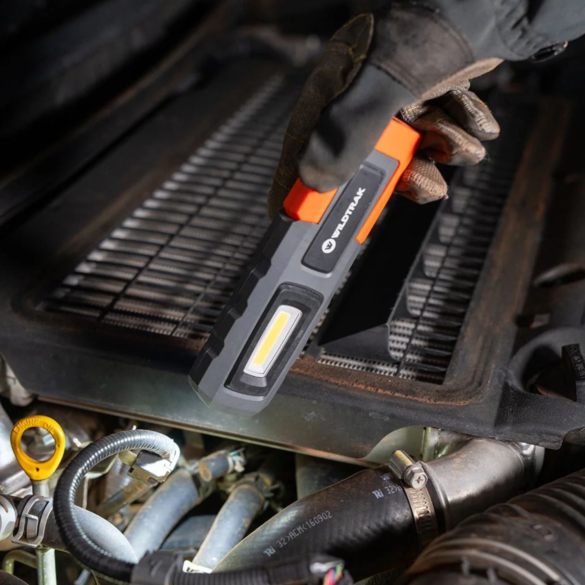 Wildtrak Multifunction Handheld Rechargeable Worklight 600L