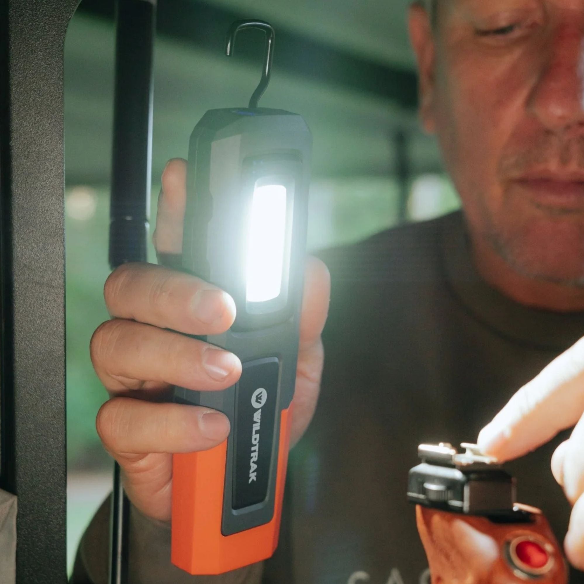 Wildtrak Multifunction Handheld Rechargeable Worklight 600L