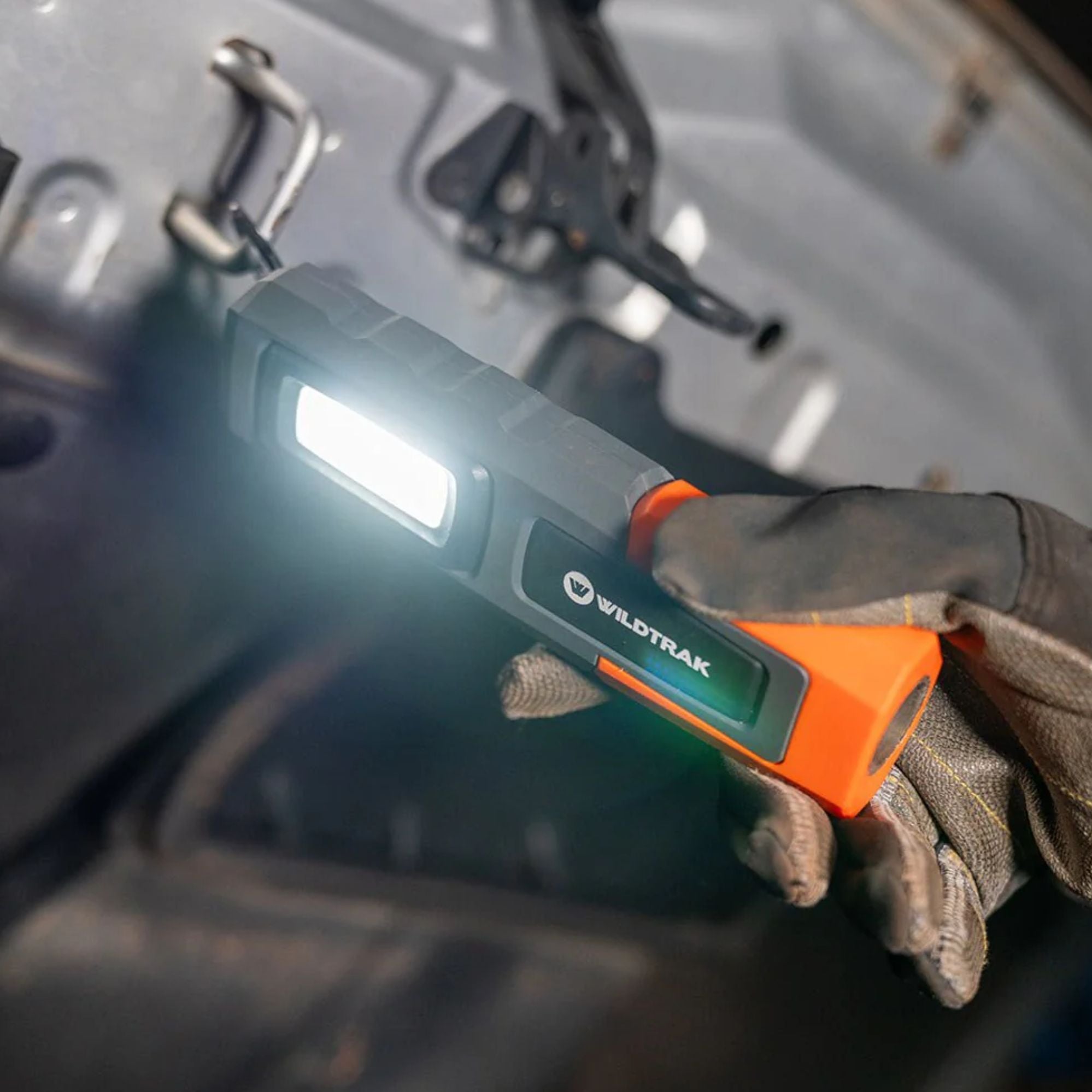 Wildtrak Multifunction Handheld Rechargeable Worklight 600L