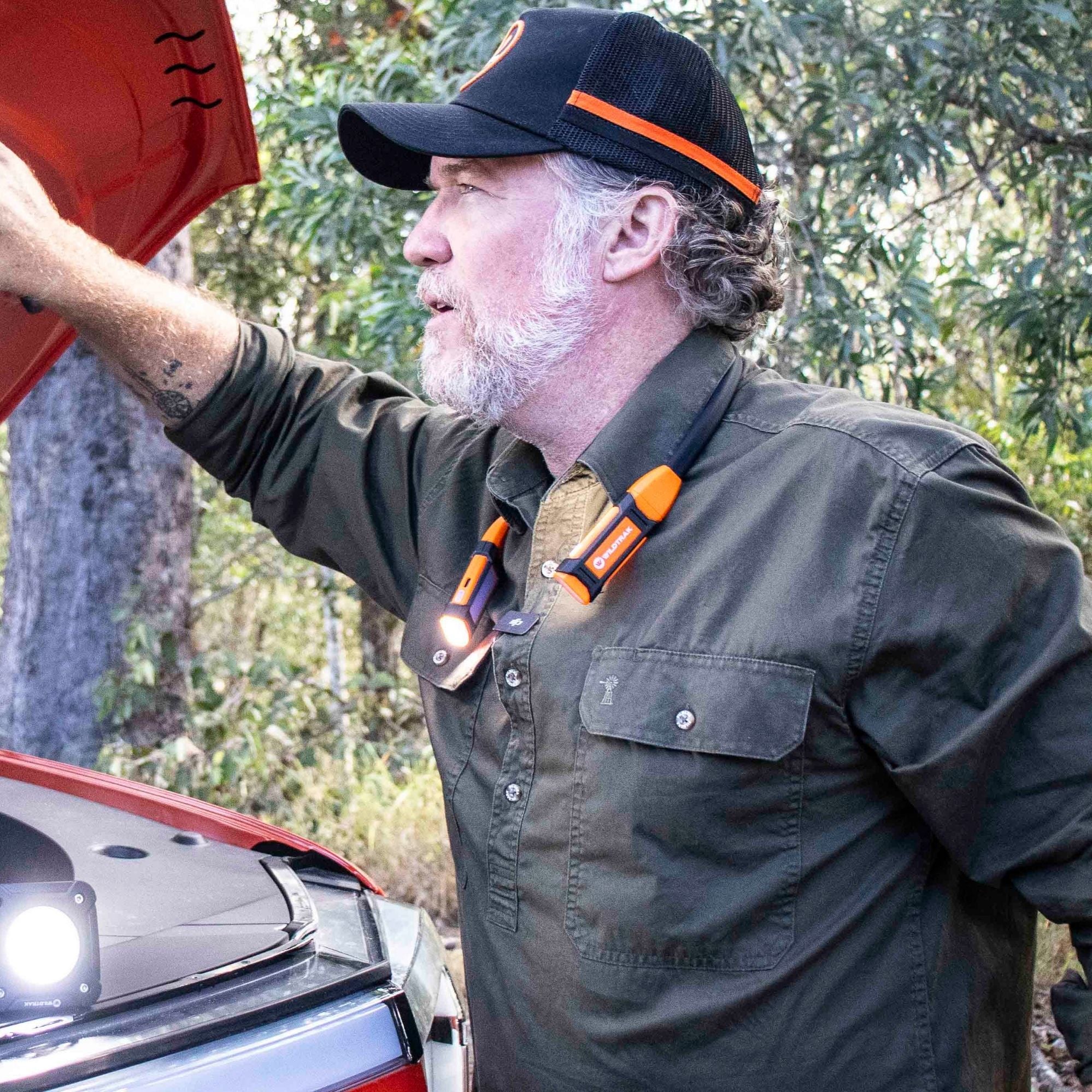 Wildtrak Rechargeable 400 Lumen Detached Neck Light & Torch