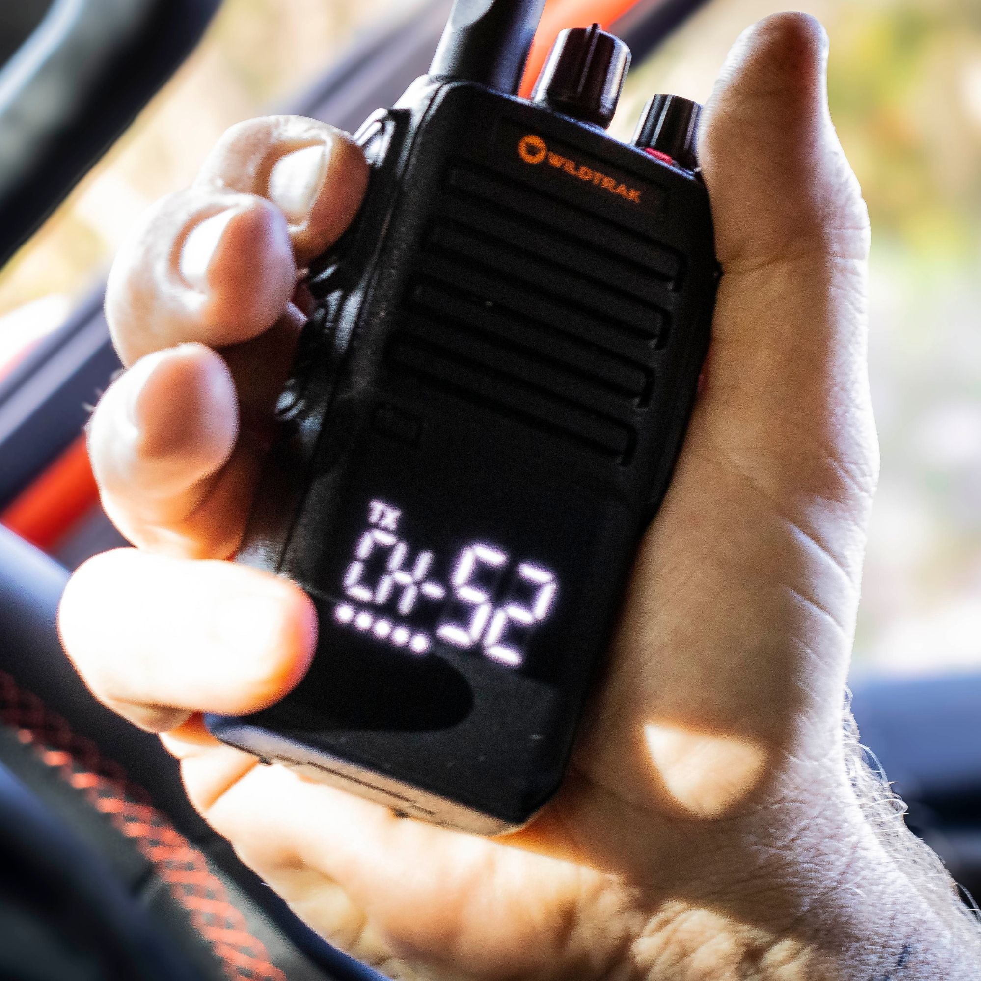 Wildtrak Radio UHF 5W Command X5 with LED Display