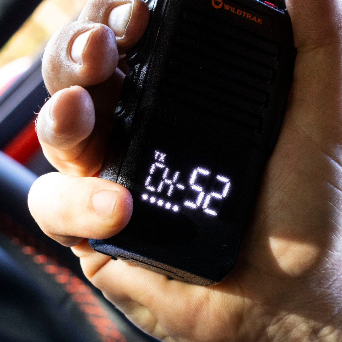 Wildtrak Radio UHF 5W Command X5 with LED Display