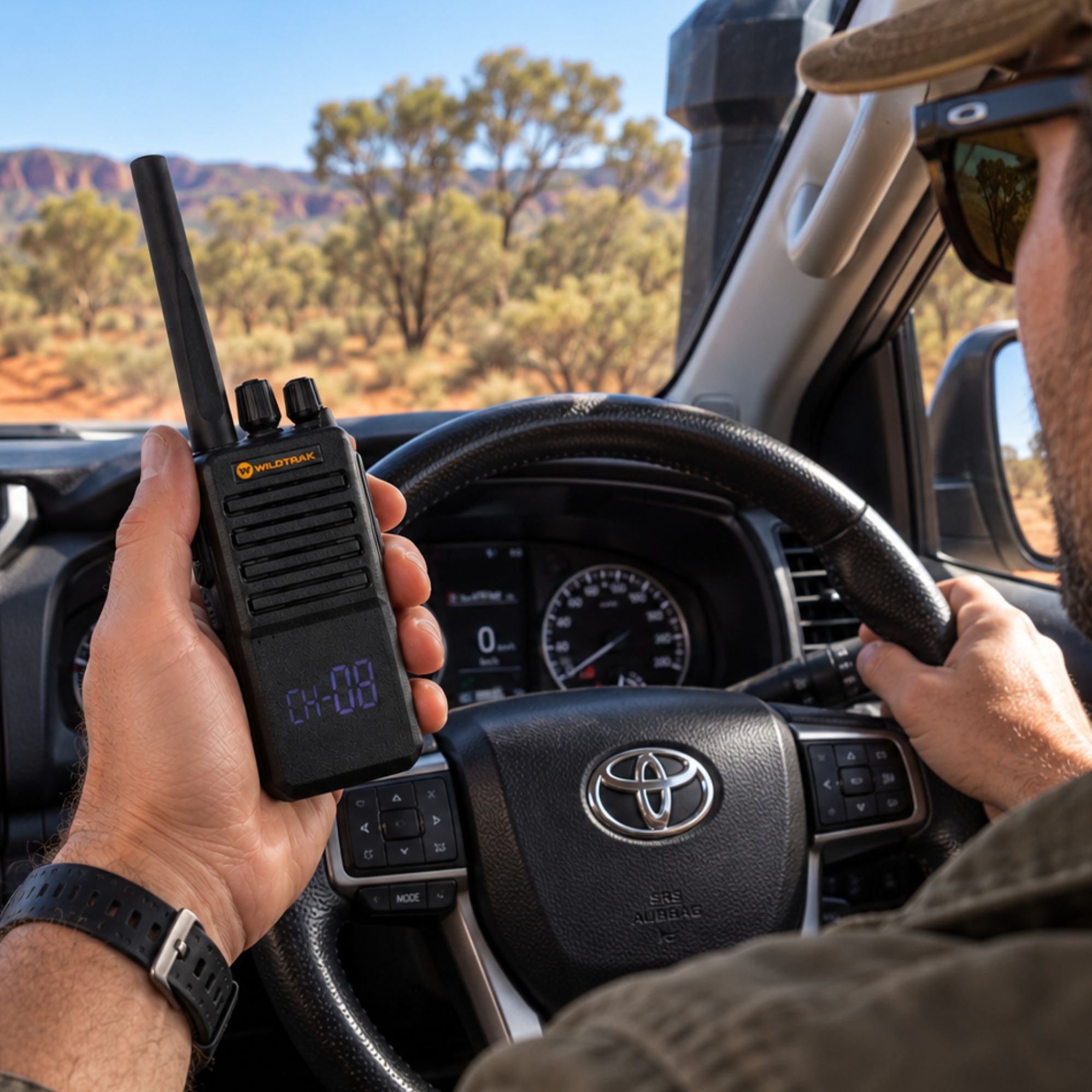 Wildtrak Radio UHF 5W Command X5 with LED Display