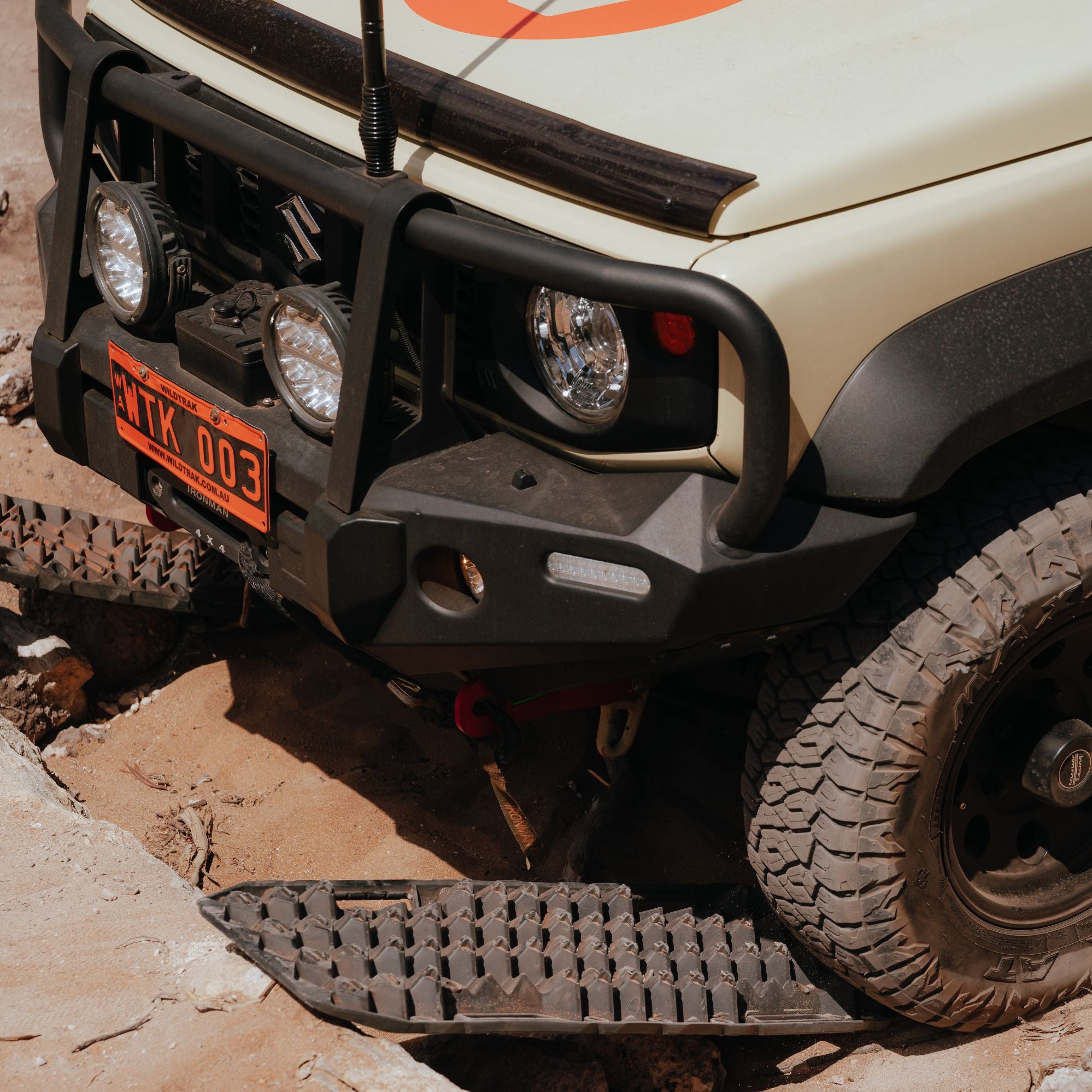 Wildtrak 2 Pack Heavy-Duty Flex Recovery Tracks, UV-Stabilised, 10,000kg, 33 x 103cm