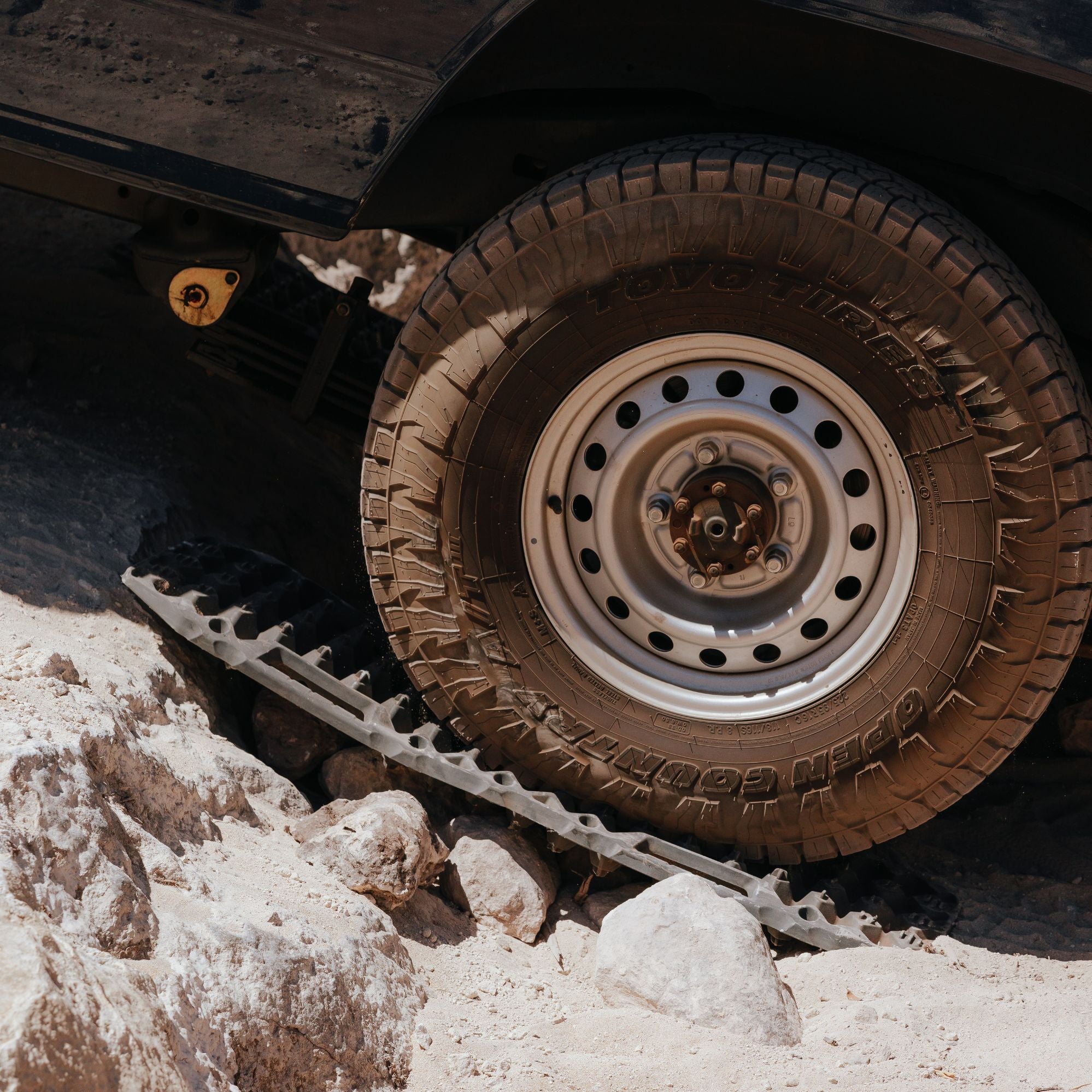 Wildtrak 2 Pack Heavy-Duty Flex Recovery Tracks, UV-Stabilised, 10,000kg, 33 x 103cm