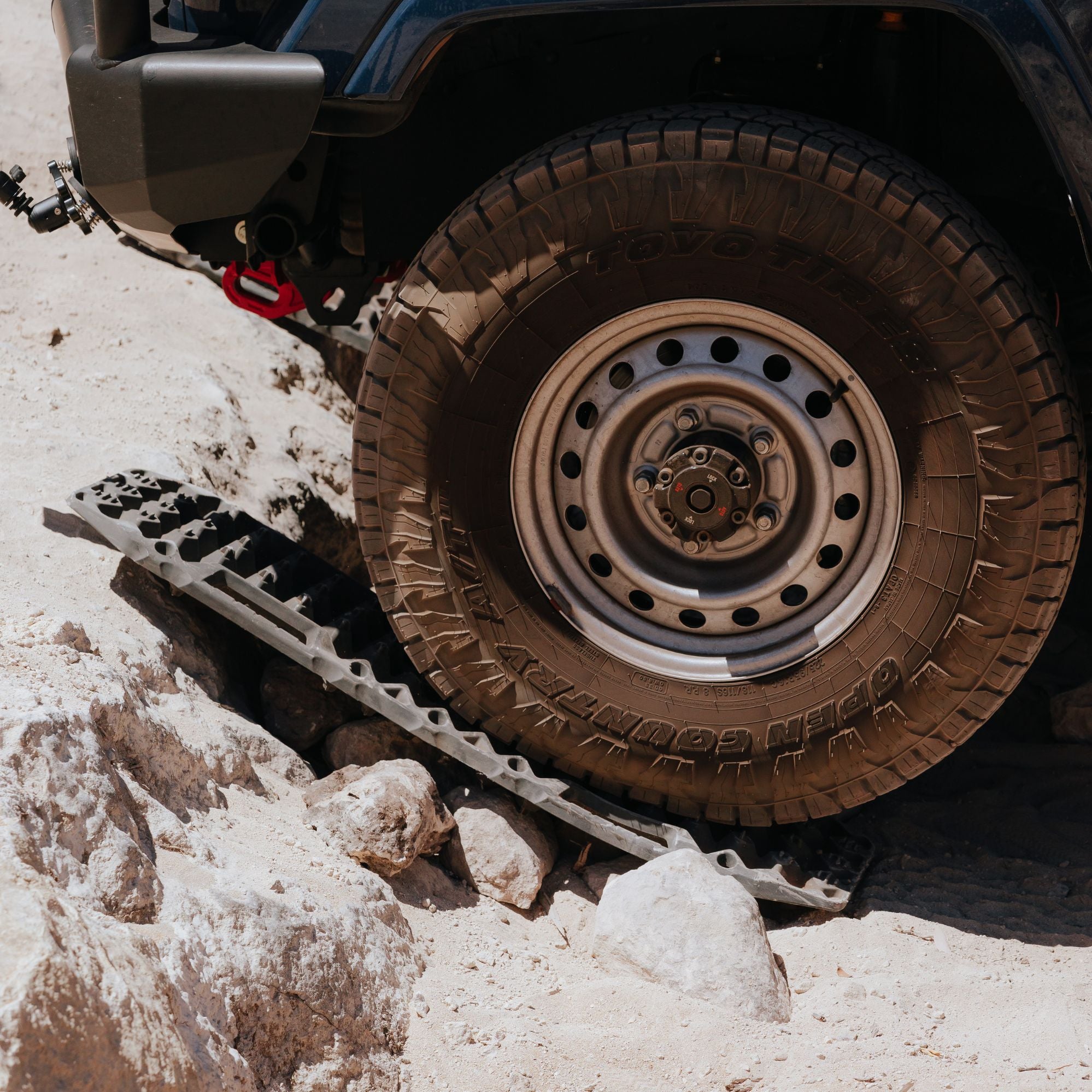 Wildtrak 2 Pack Heavy-Duty Flex Recovery Tracks, UV-Stabilised, 10,000kg, 33 x 103cm