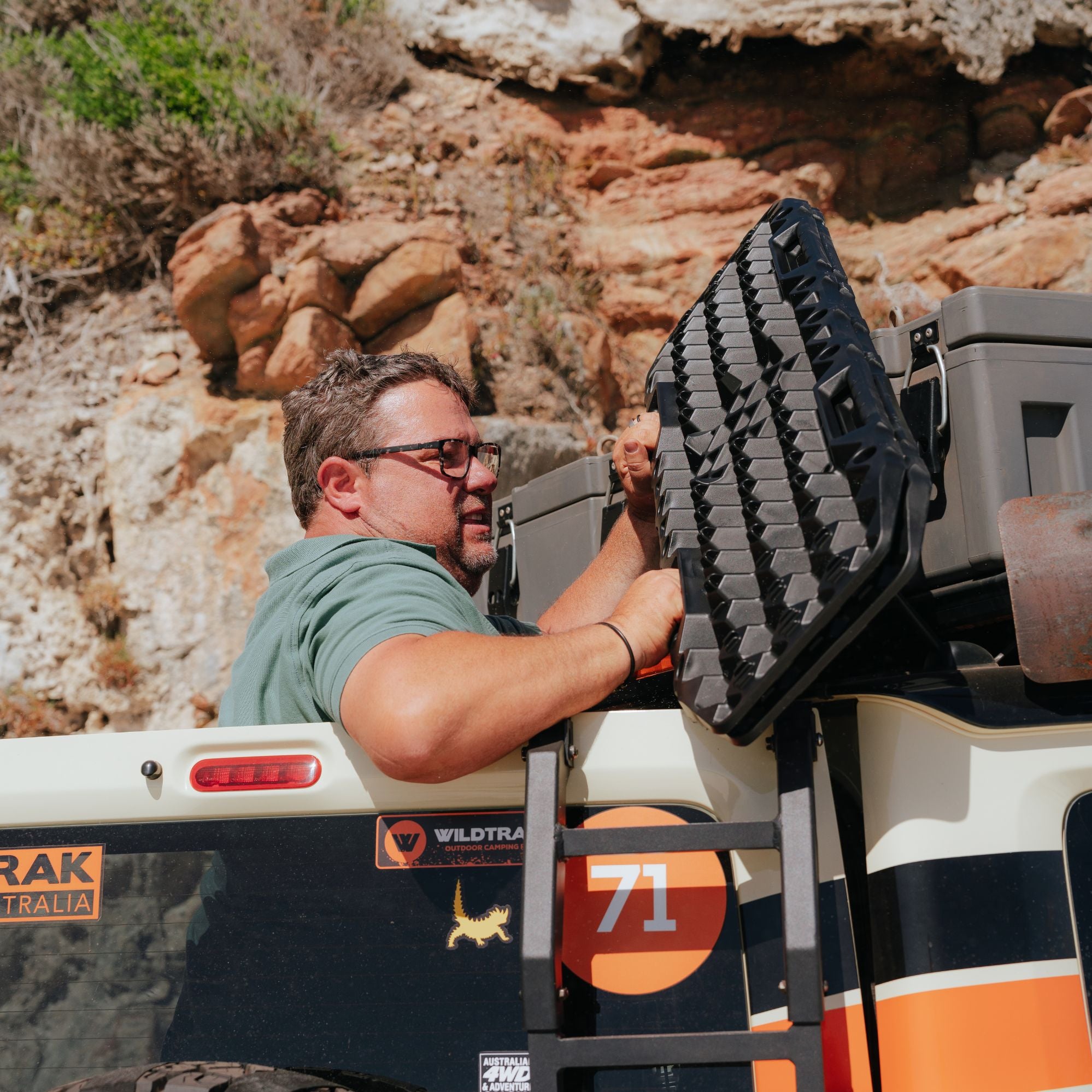 Wildtrak 2 Pack Heavy-Duty Flex Recovery Tracks, UV-Stabilised, 10,000kg, 33 x 103cm