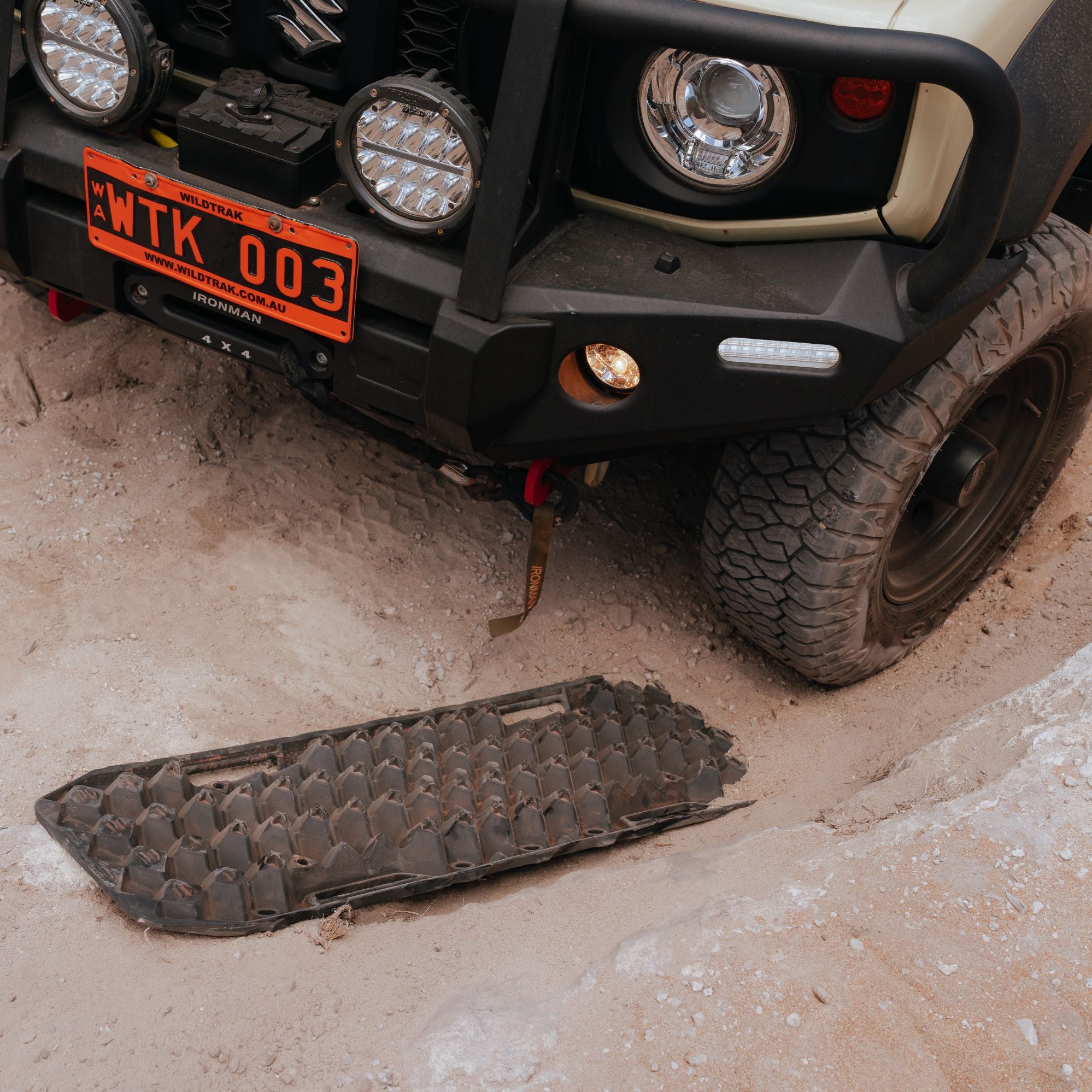 Wildtrak 2 Pack Heavy-Duty Flex Recovery Tracks, UV-Stabilised, 10,000kg, 33 x 103cm