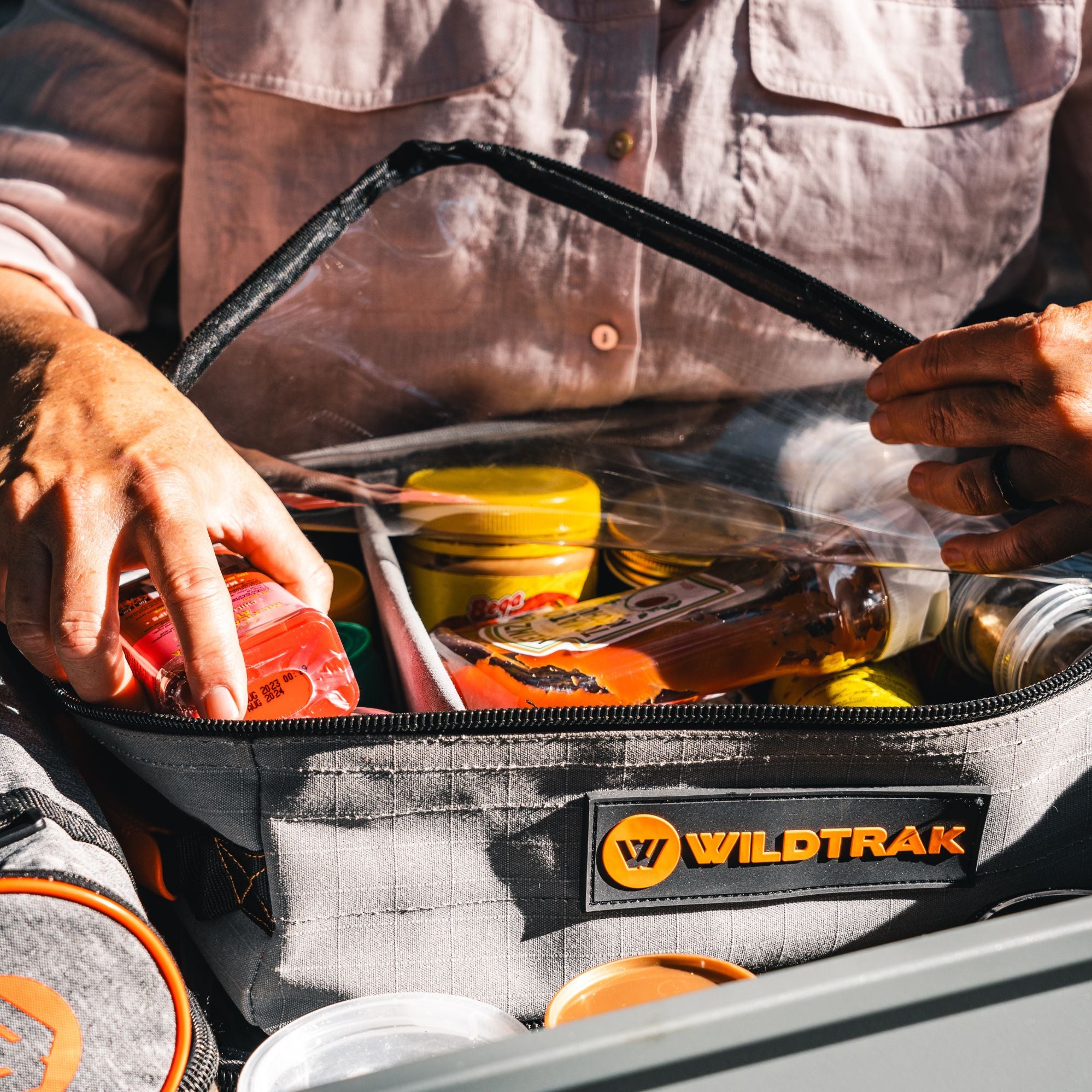 Wildtrak Heavy-duty Medium Clear Top Storage Bag with Handles 32x20x10cm