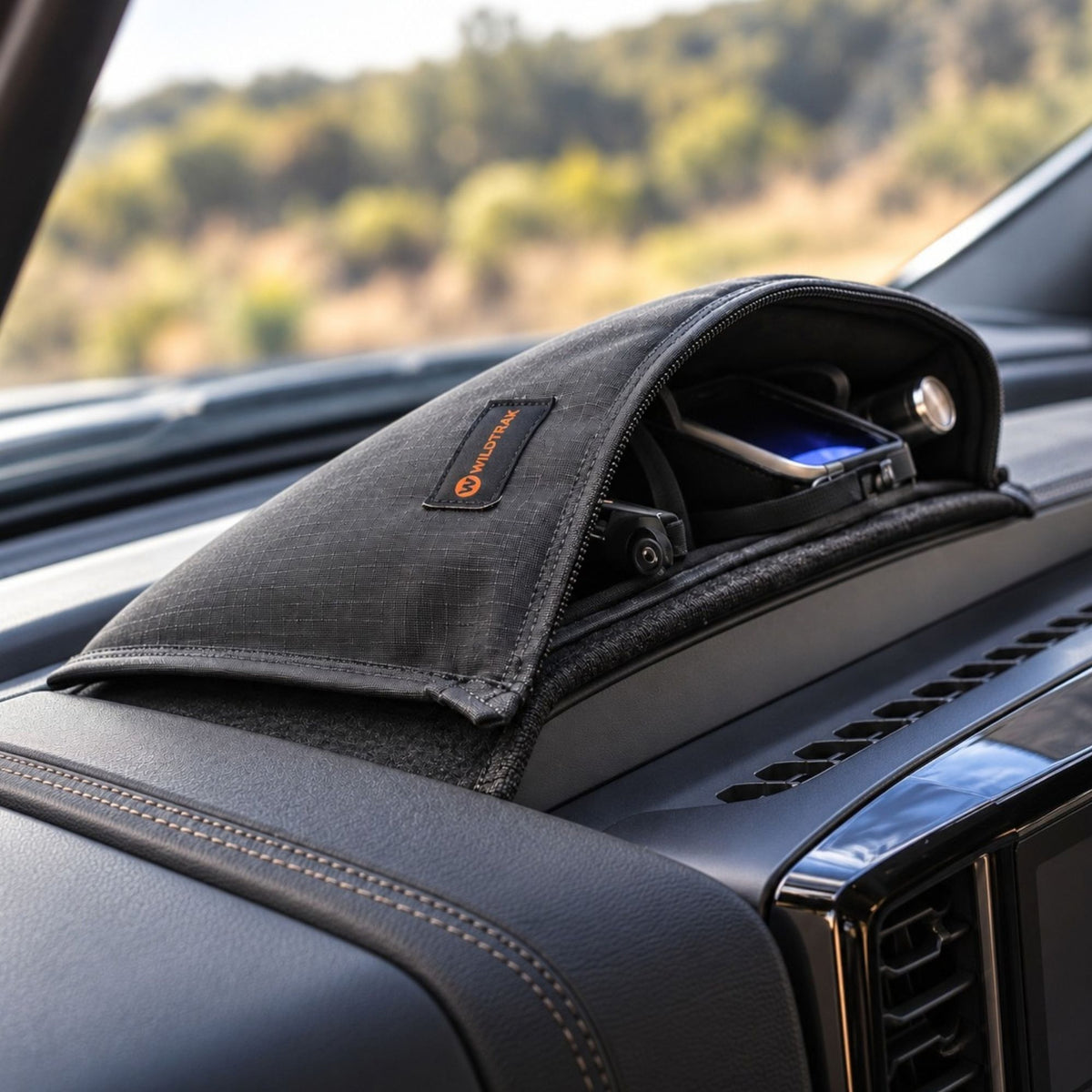 Wildtrak Heavy-duty Universal Dashboard Storage Bag Organiser 36.5 x 18.5cm