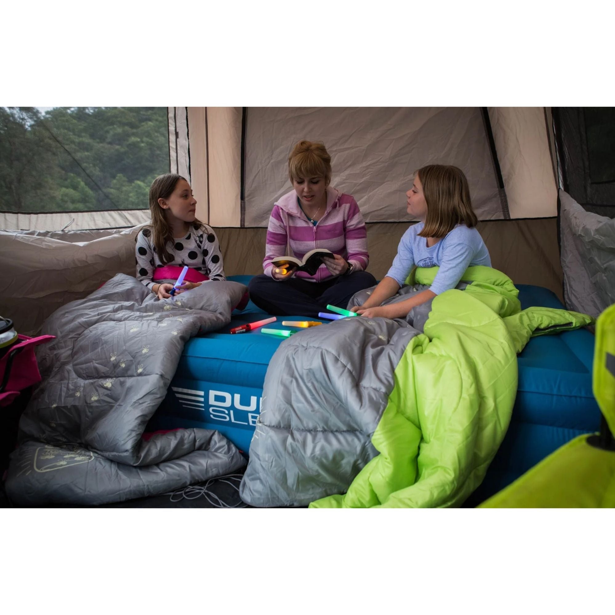 Fyrefly Green Kids Sleeping Bag, Comfort Cuff, ThermoTech® Insulation, Glow in the Dark, Interior pocket, Temp Rating: 7°C, Machine Washable, Max User Height 152cm, 167 x 66 cm