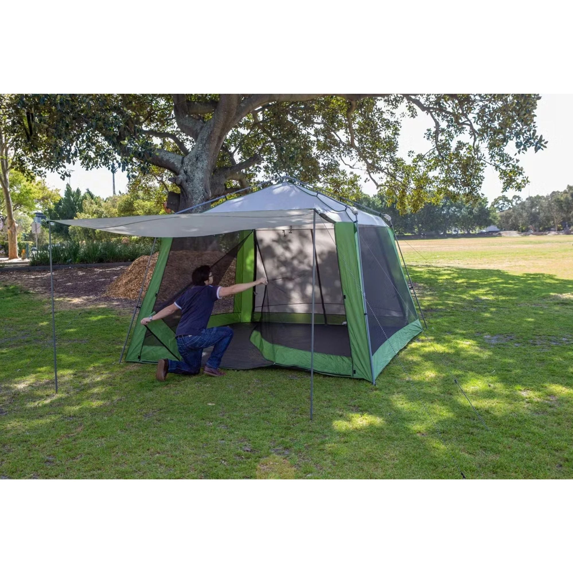 Coleman Screenhouse Instant Up Shelter 3.2 x 3.2m