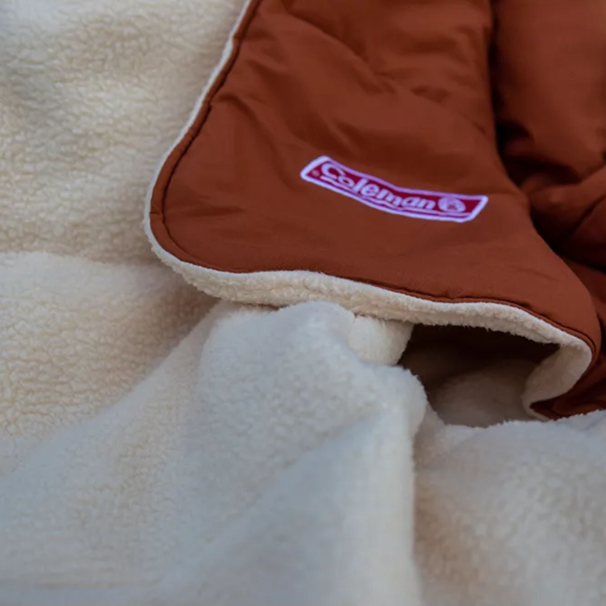 Coleman 0°C Sleeping Bag Single Plush Fleece Blanket, Coletherm, Quilt Construction, 152 x 66 cm
