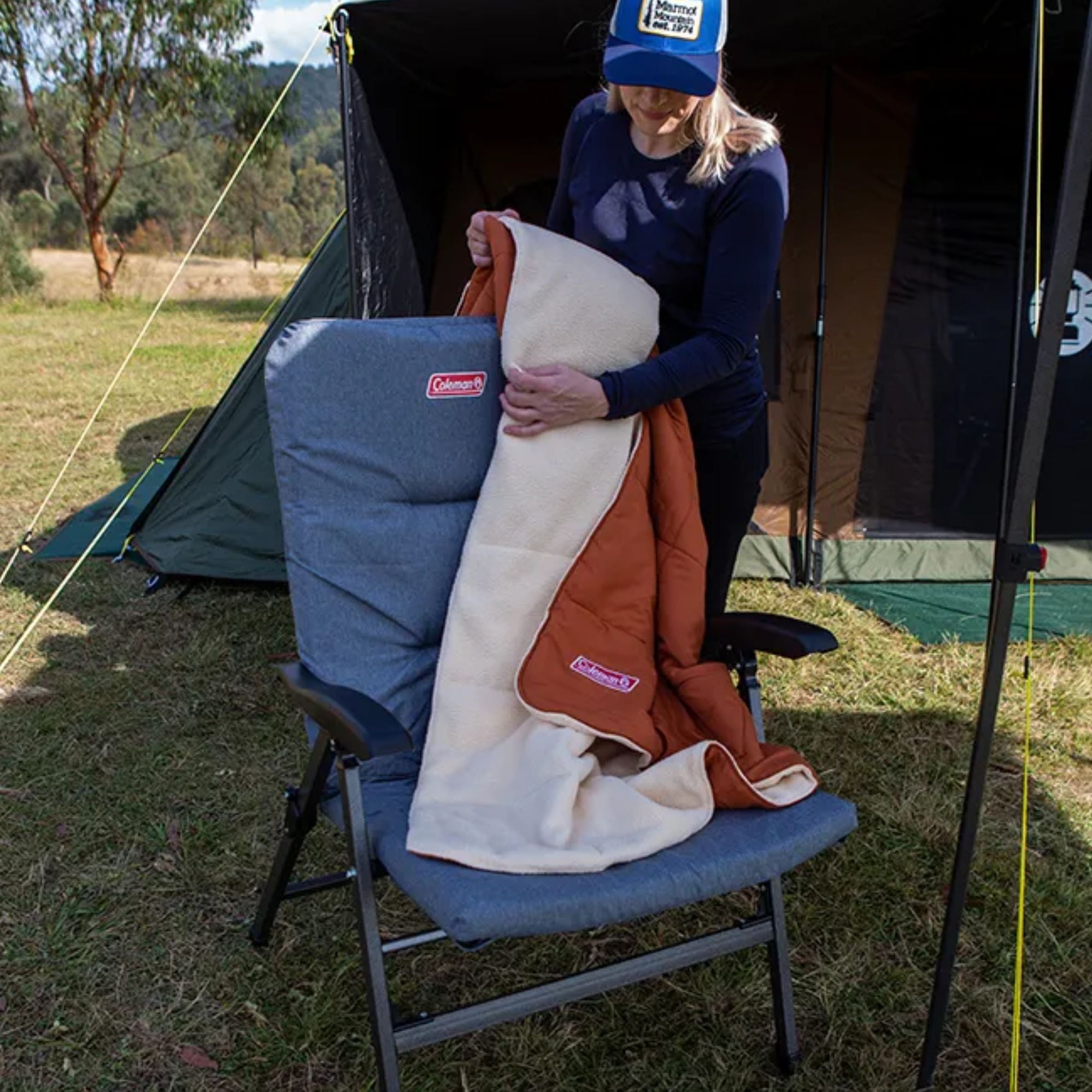 Coleman 0°C Sleeping Bag Single Plush Fleece Blanket, Coletherm, Quilt Construction, 152 x 66 cm