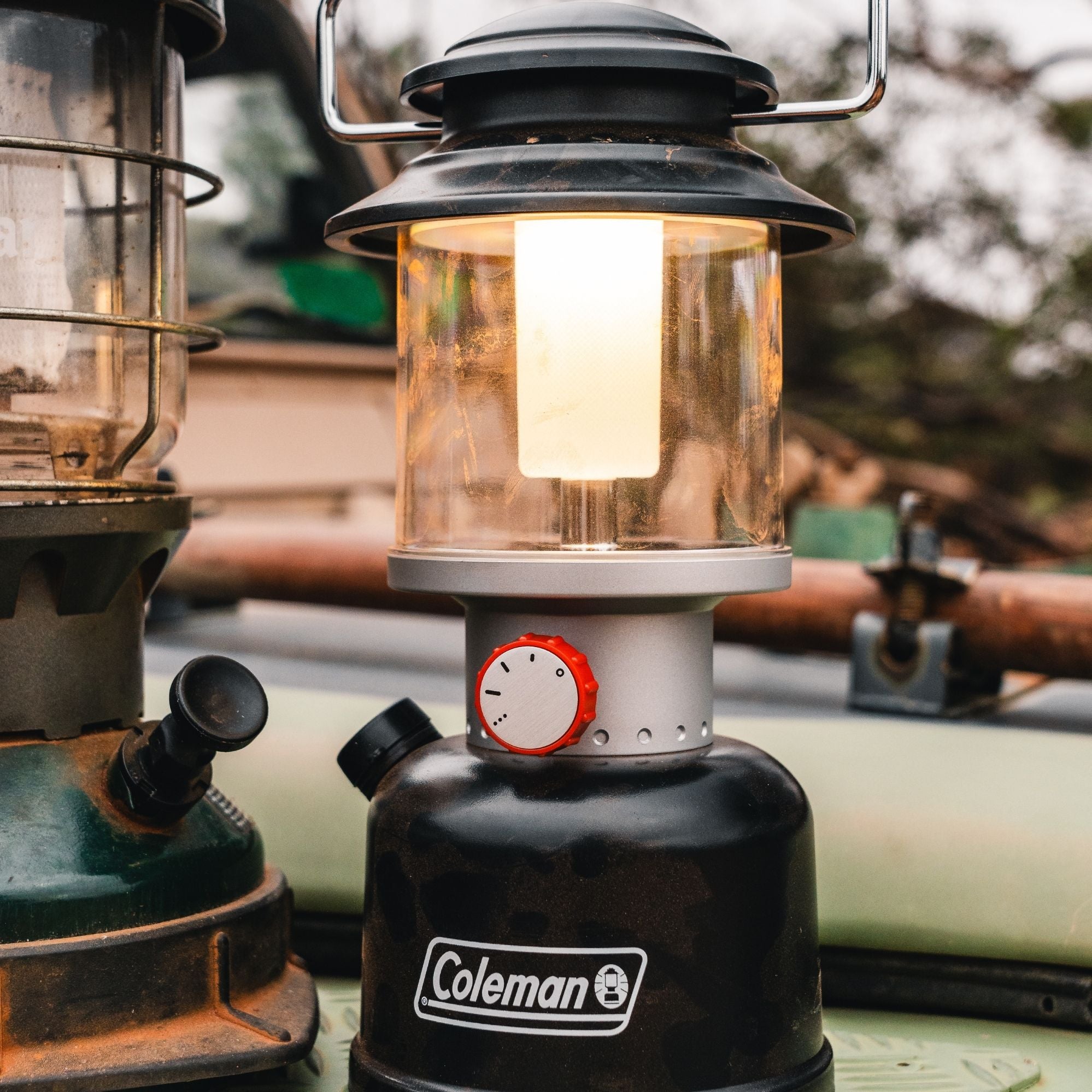 Coleman 800 Lumens Classic Lantern Rechargeable Lithium Ion
