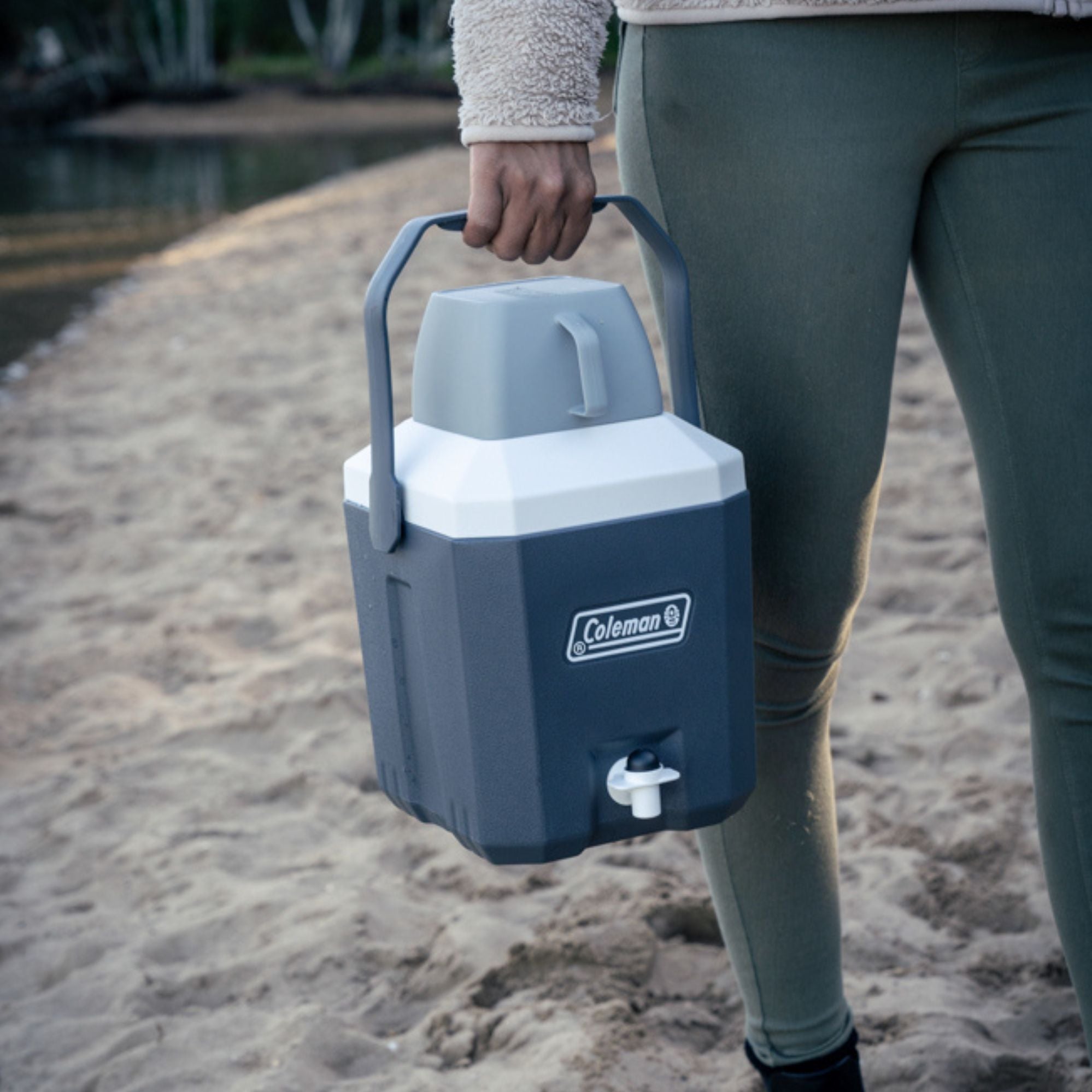 Coleman Extreme Cooler Jug with Carry Handle Drinking Cup Cap & Tap 5.5L